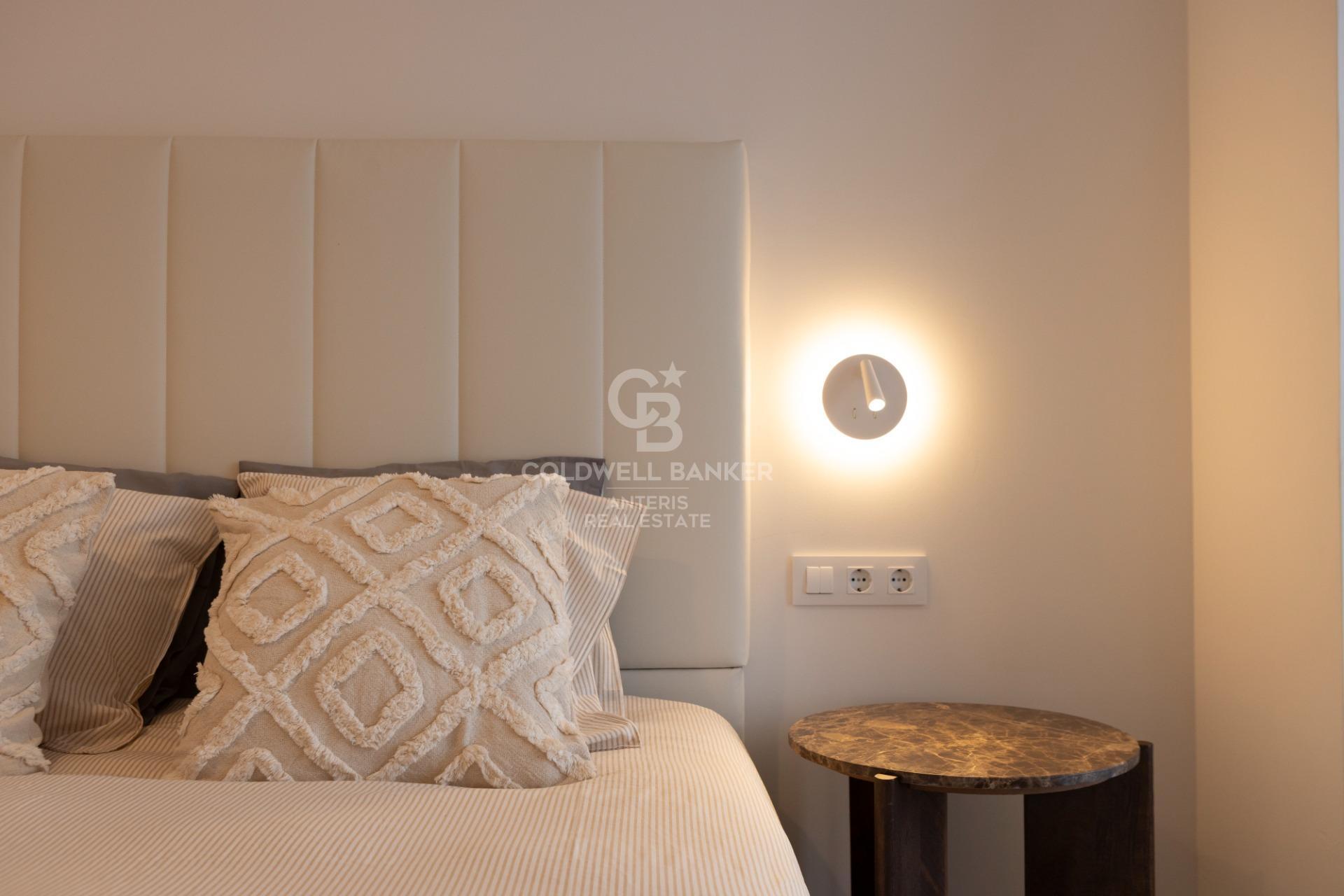 Fully renovated top floor apartment in Quadrat d’or