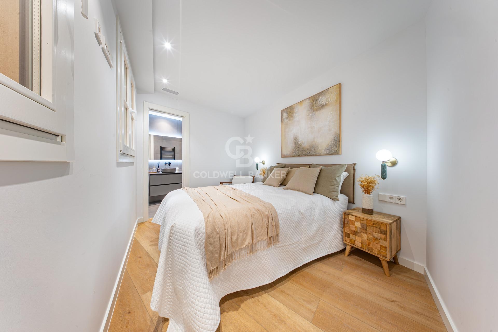 Charming exterior apartment in a historic building with swimming pool in the heart of Barcelona