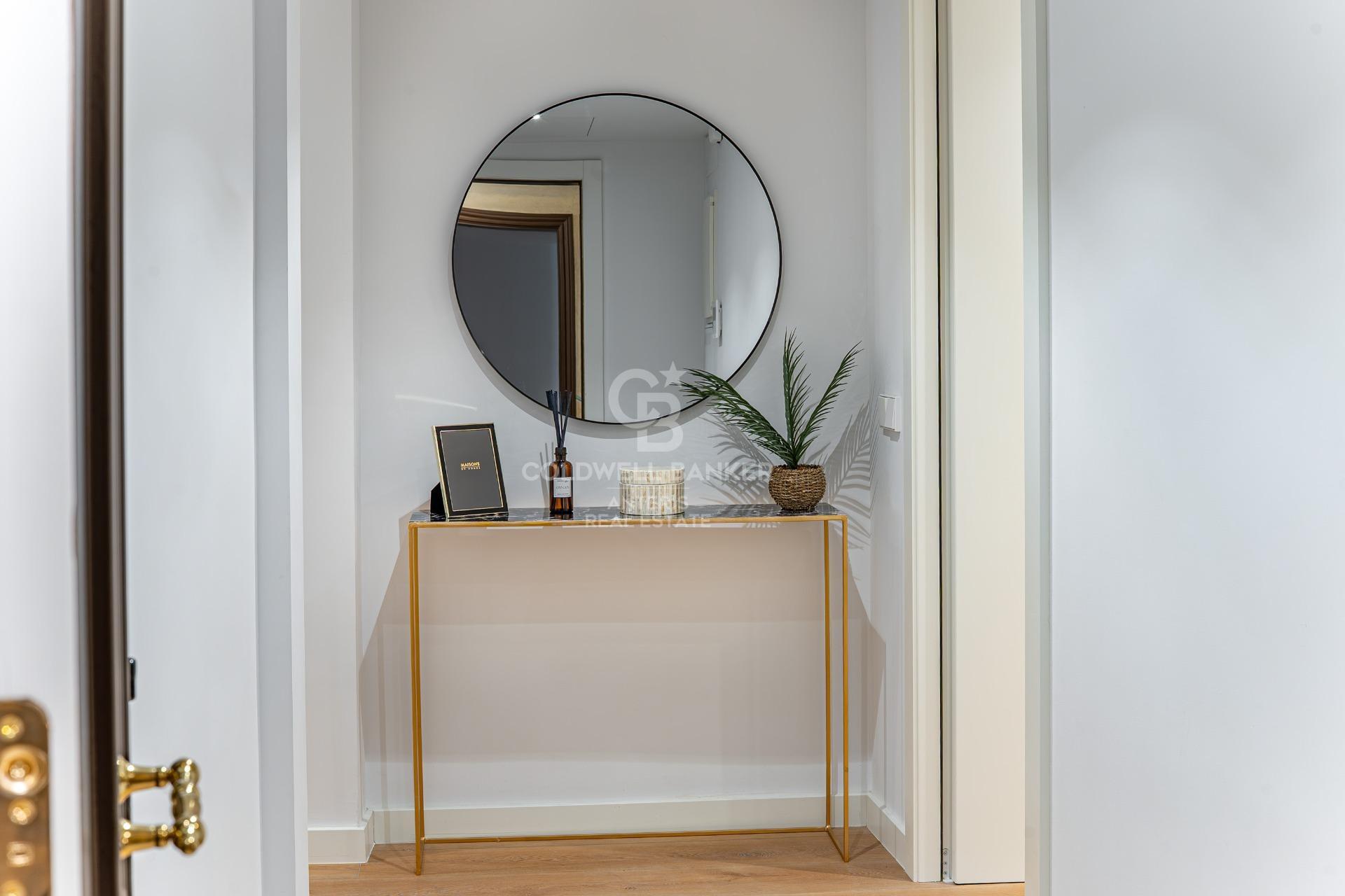 Charming exterior apartment in a historic building with swimming pool in the heart of Barcelona