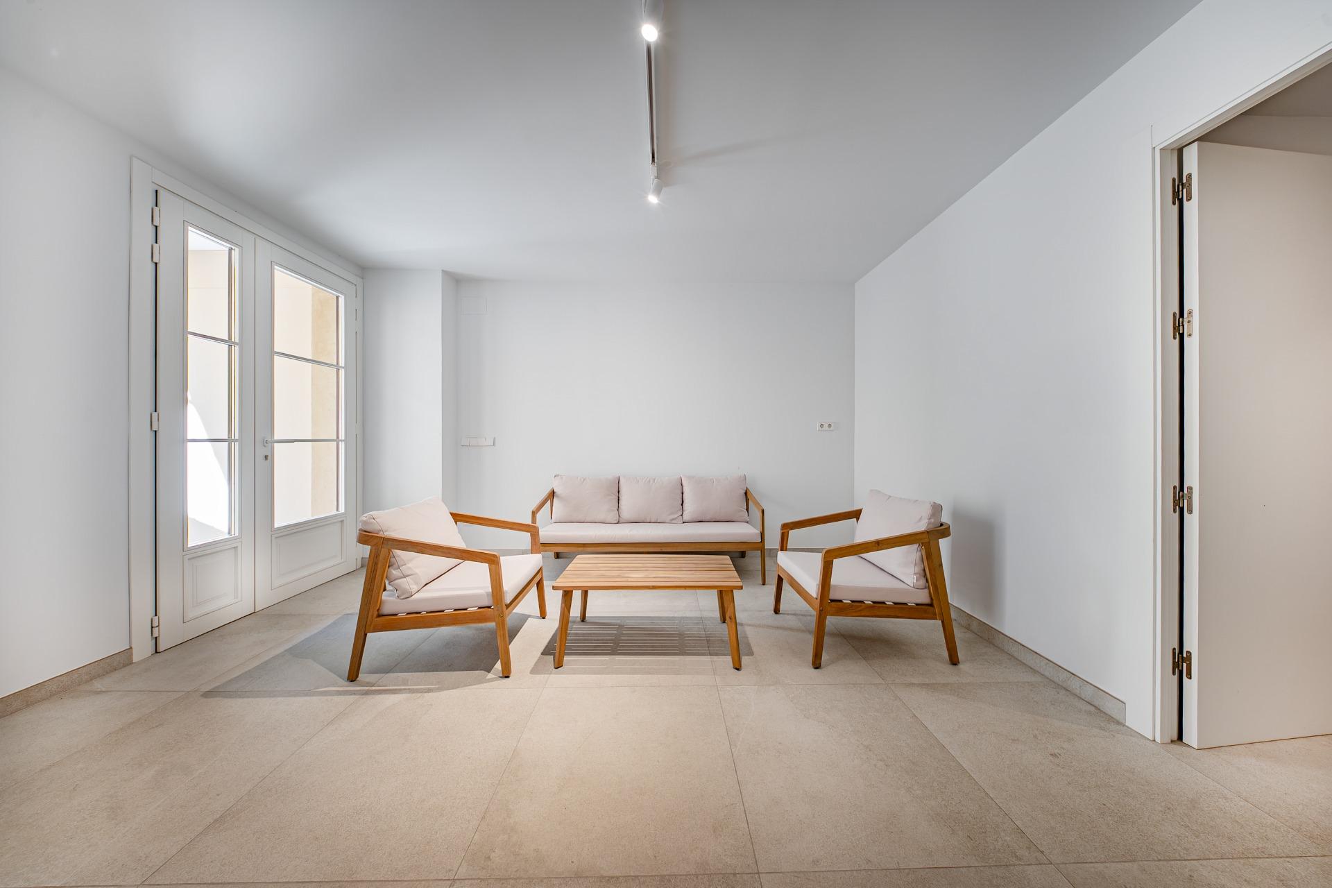 Charming exterior apartment in a historic building with swimming pool in the heart of Barcelona