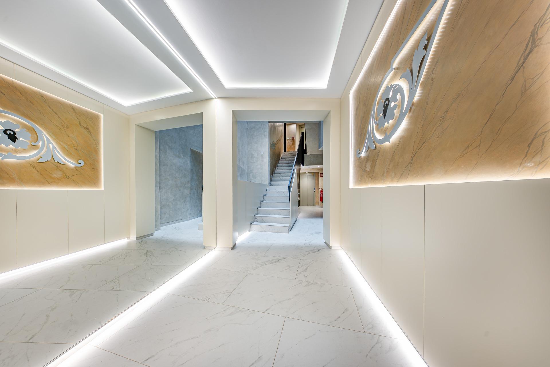 Charming exterior apartment in a historic building with swimming pool in the heart of Barcelona