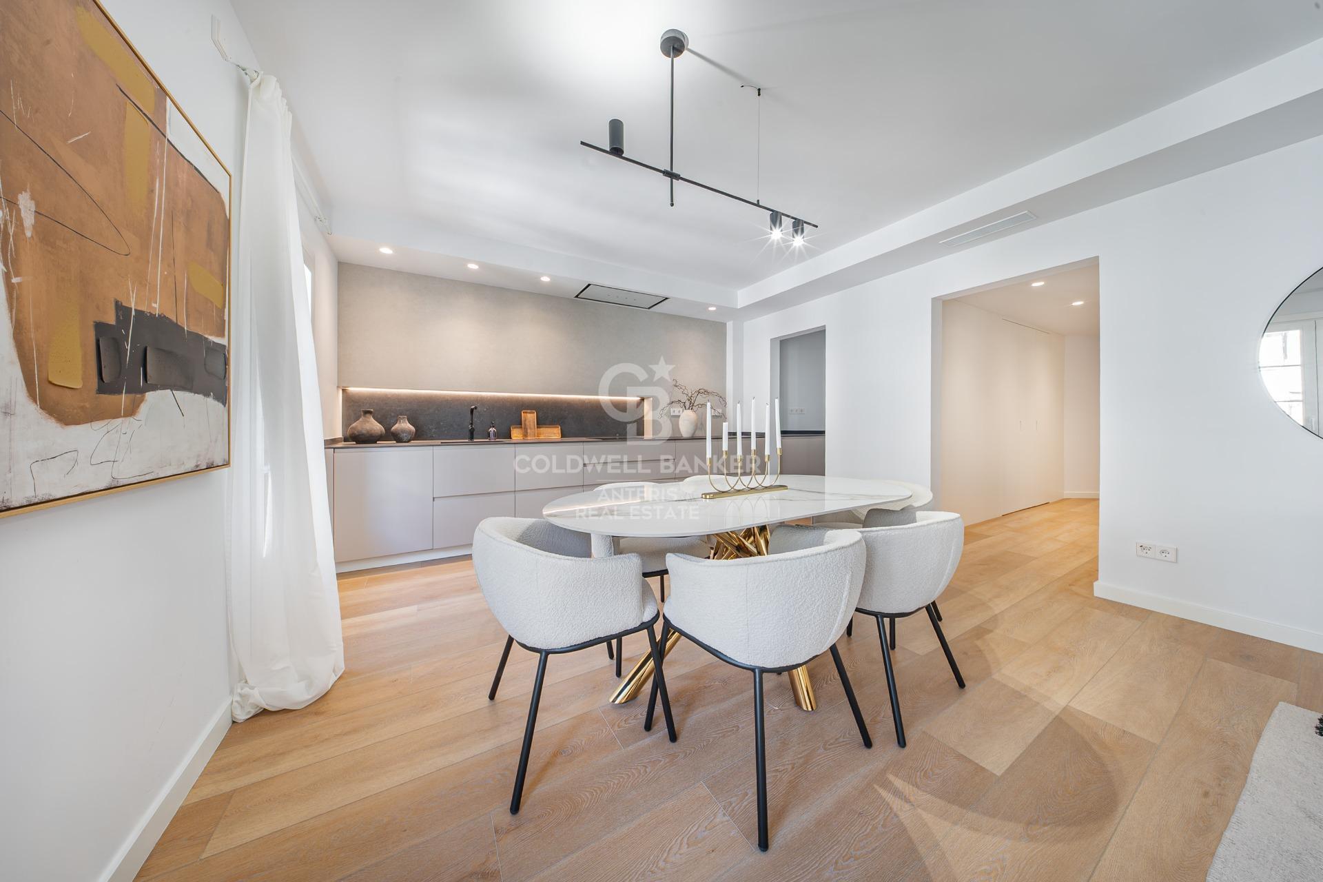 Charming exterior apartment in a historic building with swimming pool in the heart of Barcelona