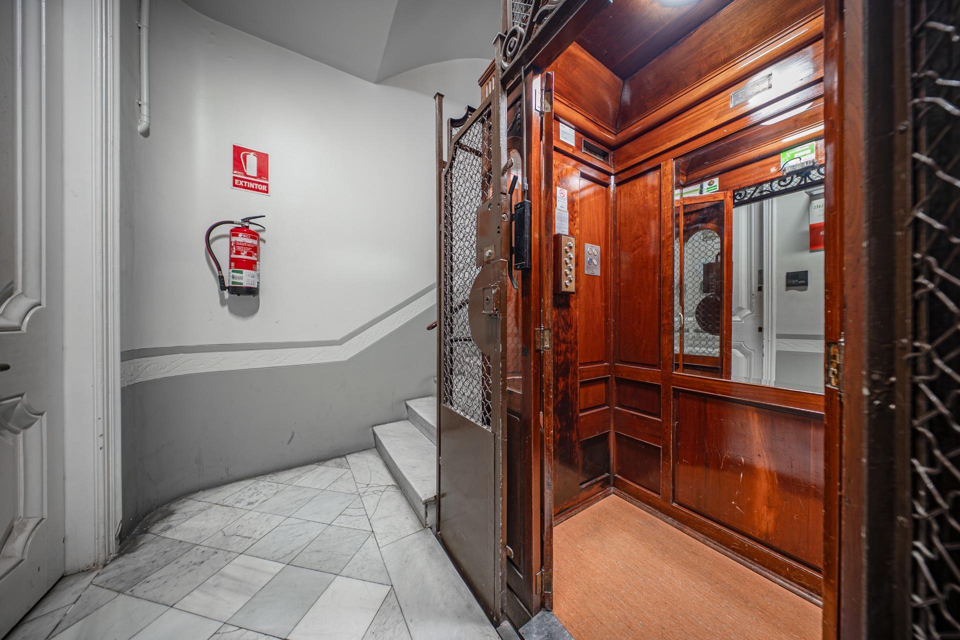 Bright and central office for rent.