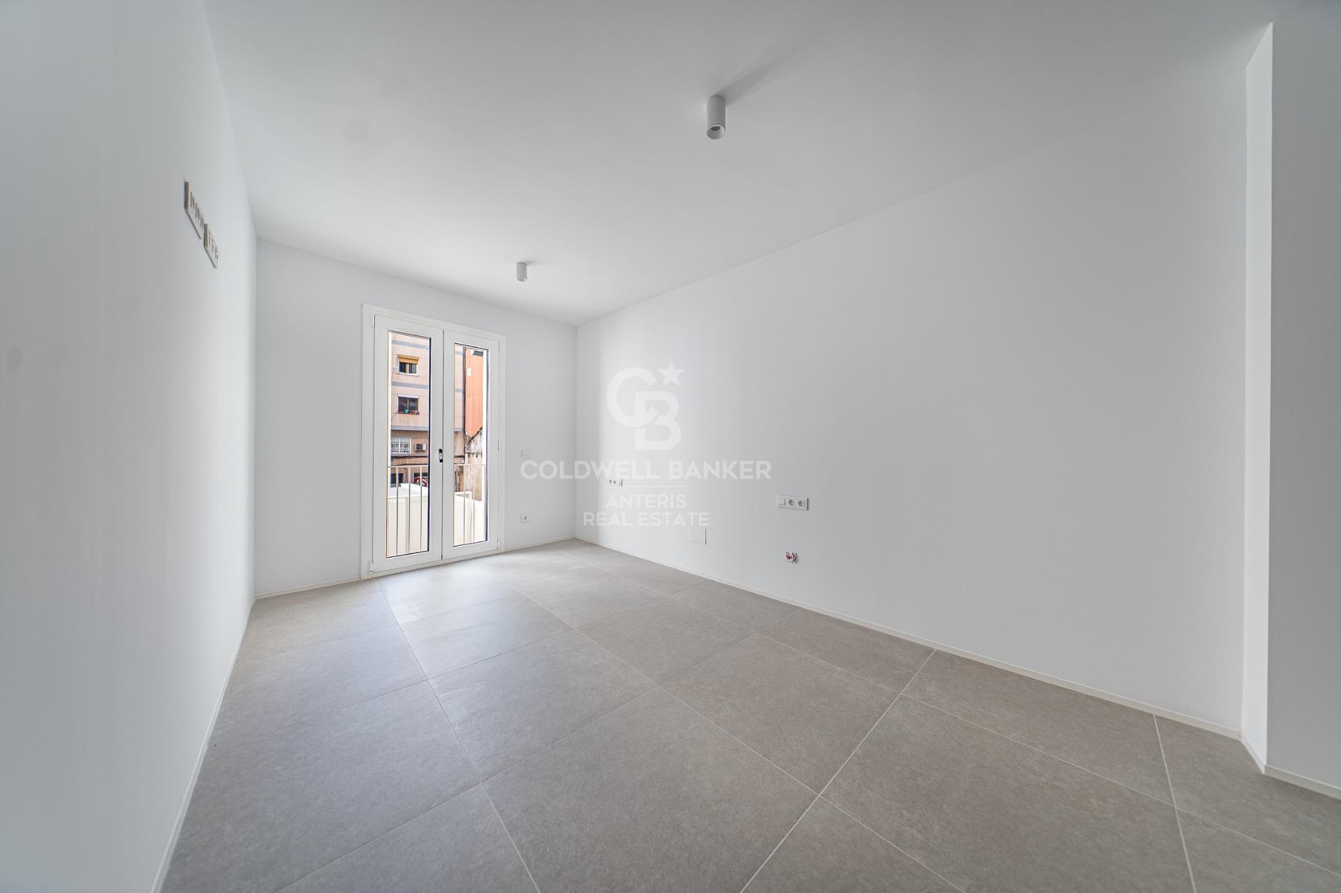 Duplex z prywatnym patio i basenem na dachu – okolice Camp Nou