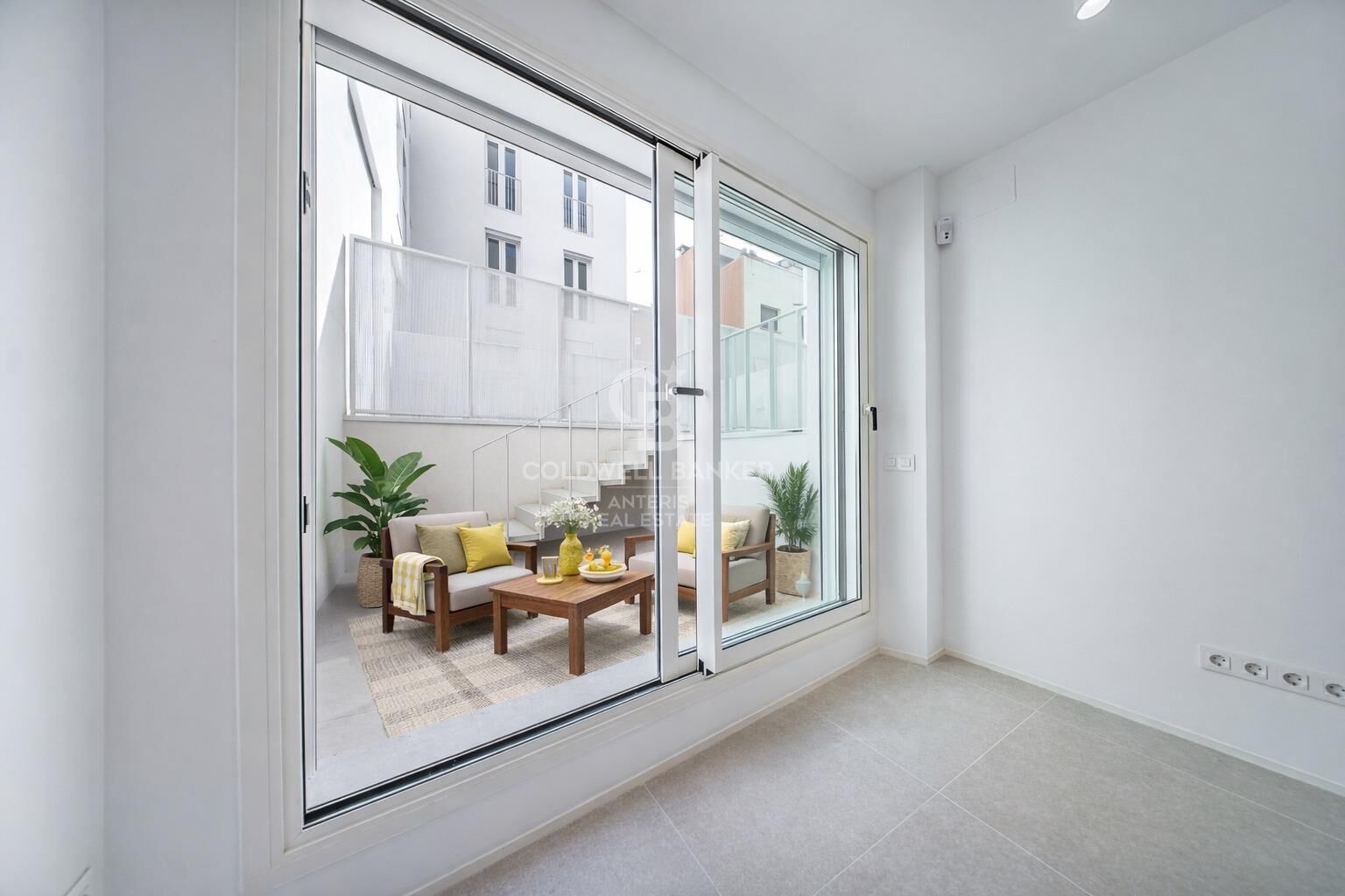 Duplex z prywatnym patio i basenem na dachu – okolice Camp Nou