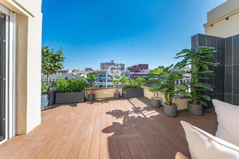 Luksusowy, odnowiony penthouse z tarasem