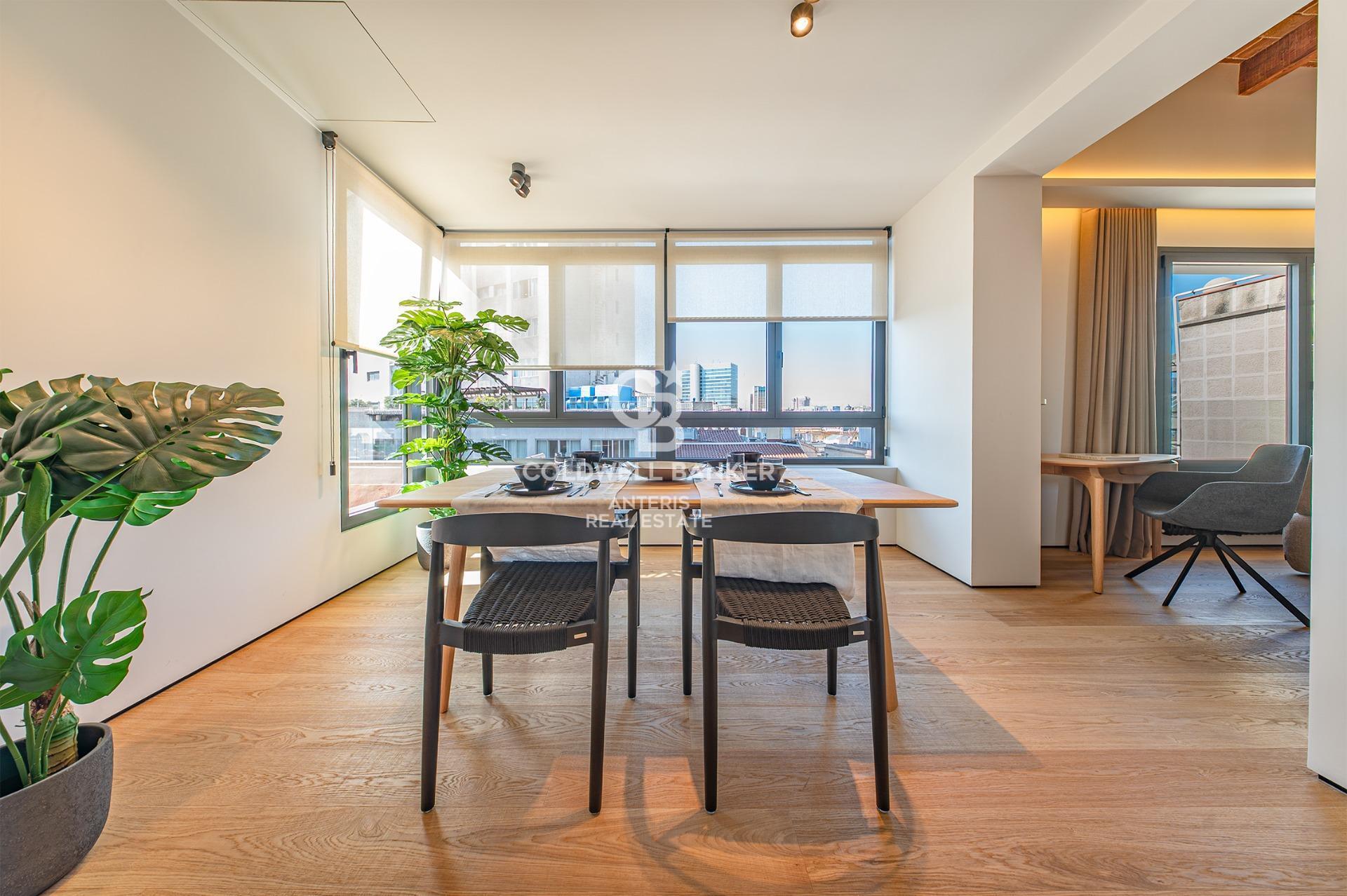 Luksusowy, odnowiony penthouse z tarasem