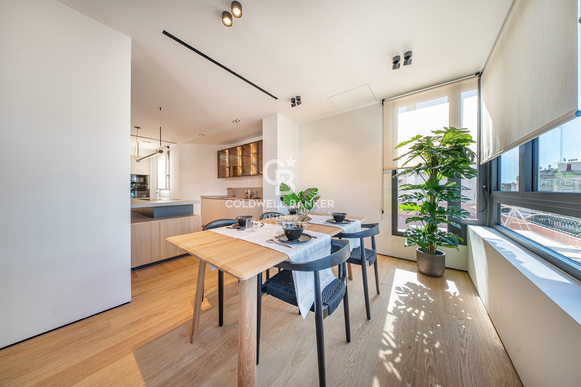 Luksusowy, odnowiony penthouse z tarasem