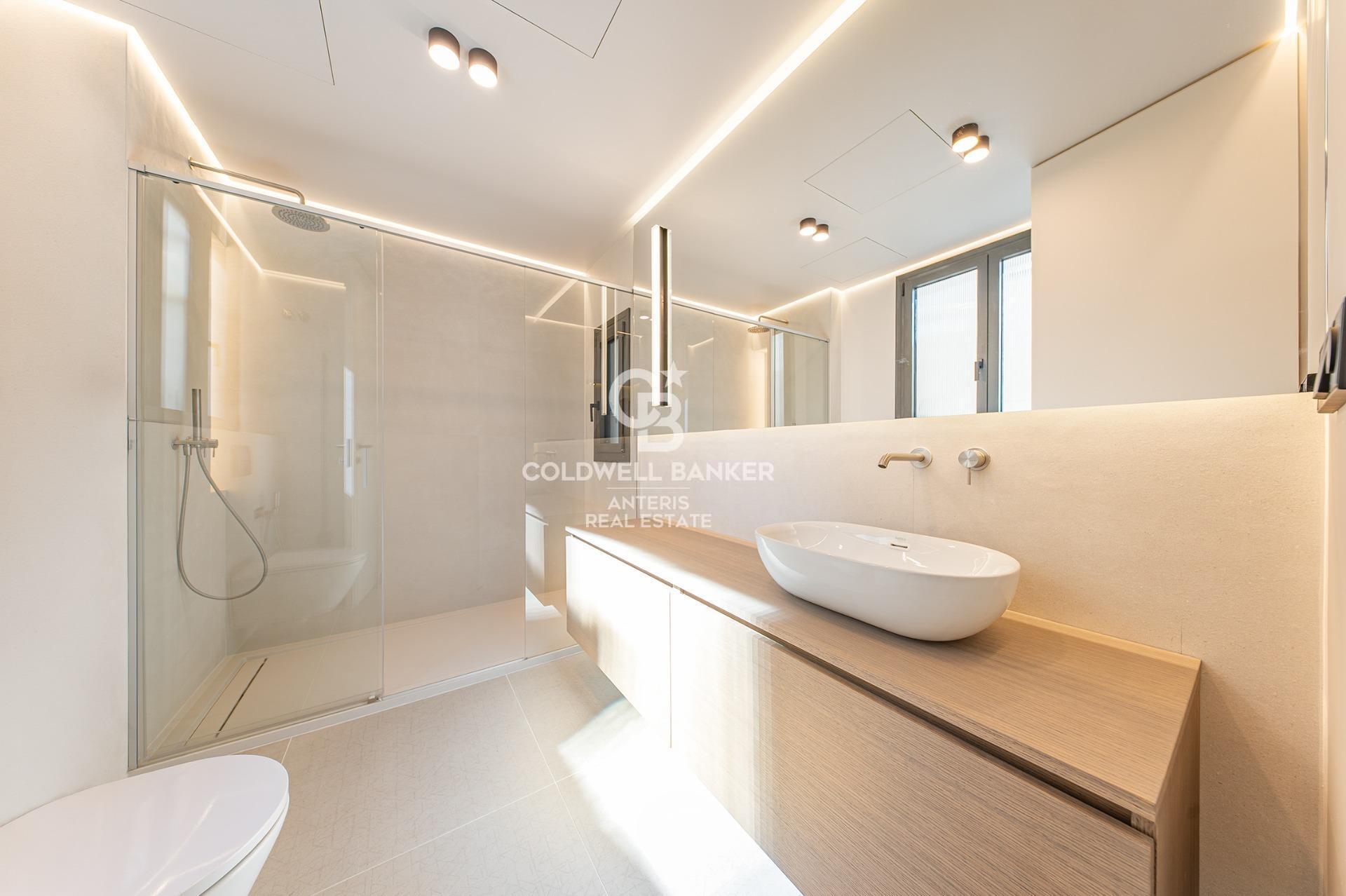 Luksusowy, odnowiony penthouse z tarasem