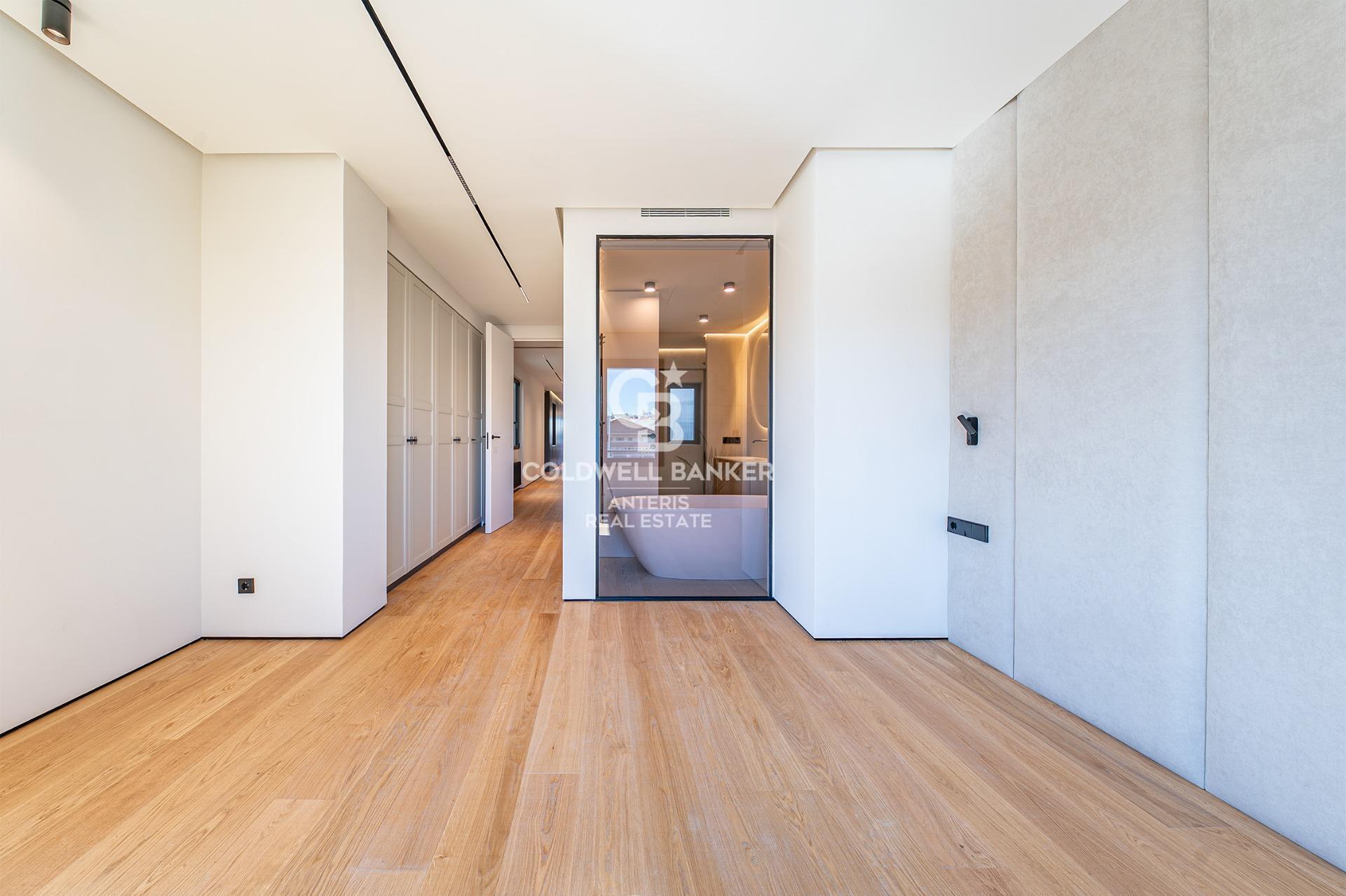 Luksusowy, odnowiony penthouse z tarasem