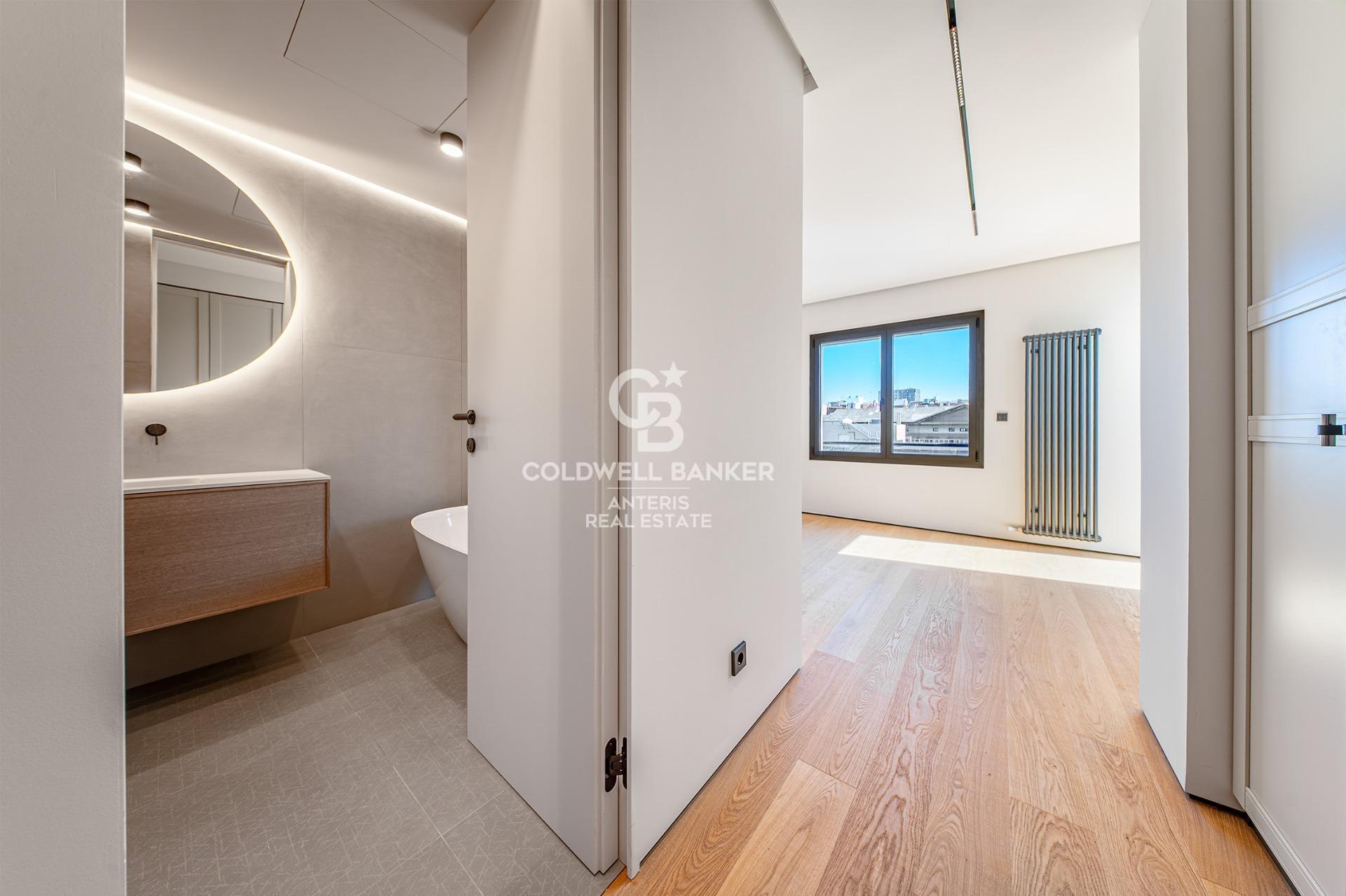 Luksusowy, odnowiony penthouse z tarasem