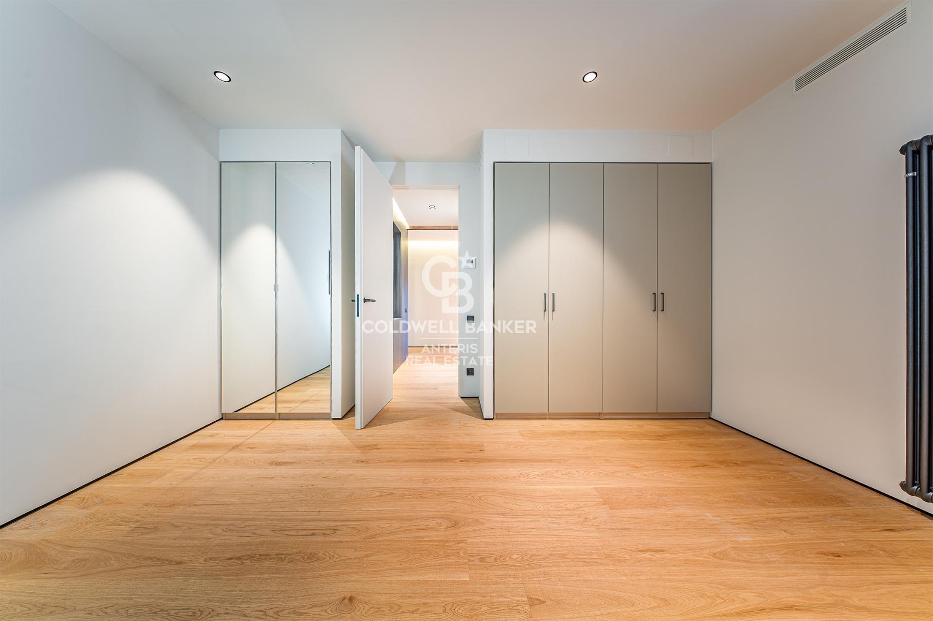 Luksusowy, odnowiony penthouse z tarasem