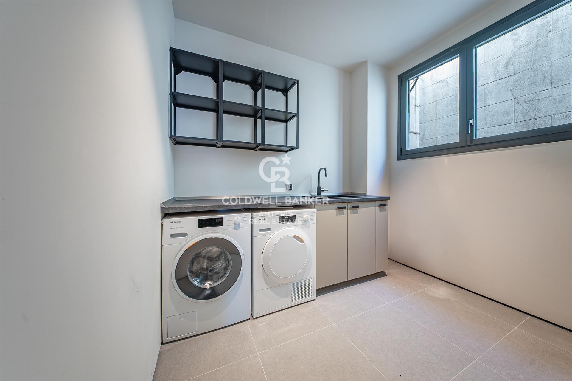 Luksusowy, odnowiony penthouse z tarasem