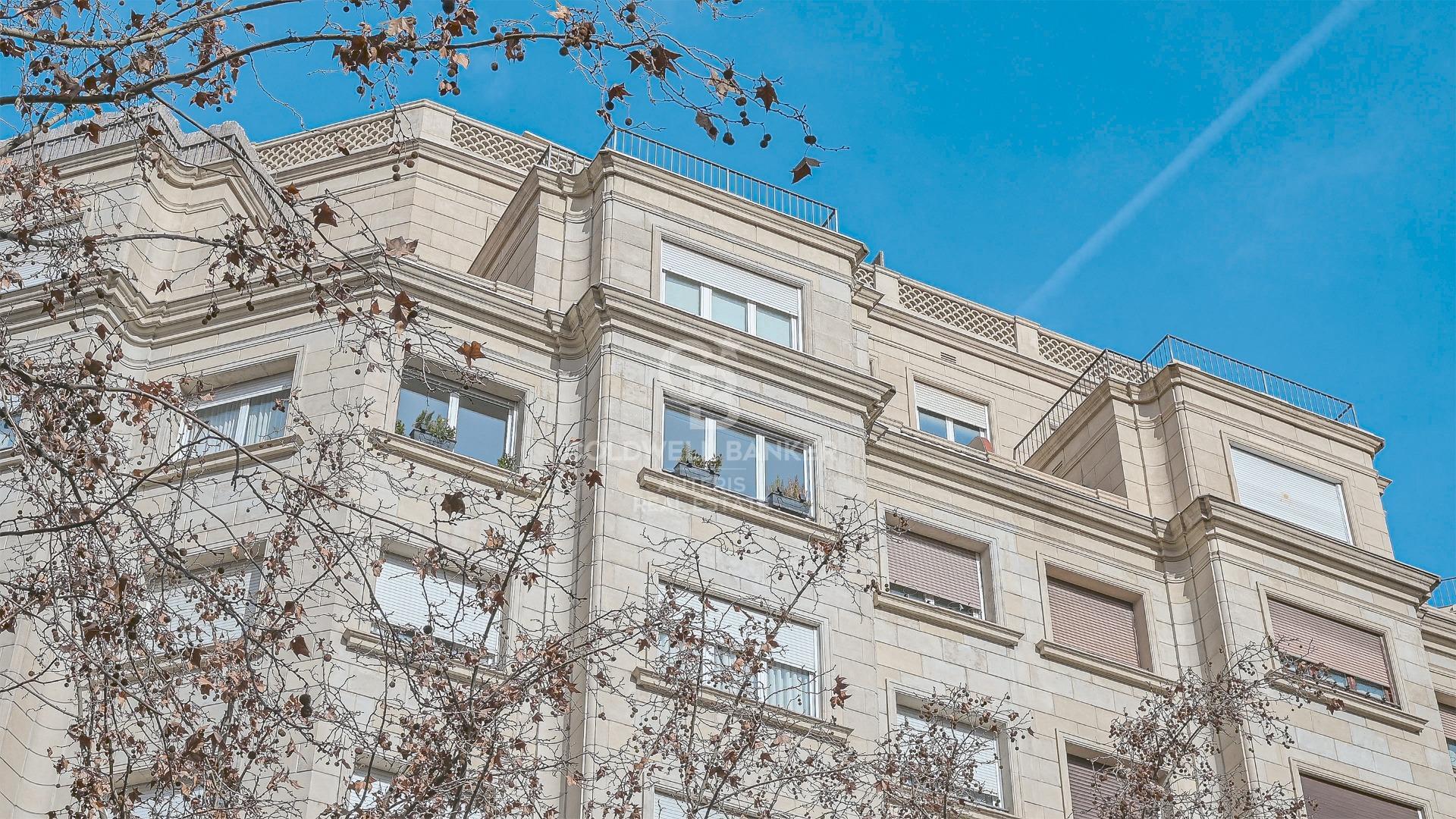 Luminoso piso reformado con acabados de lujo