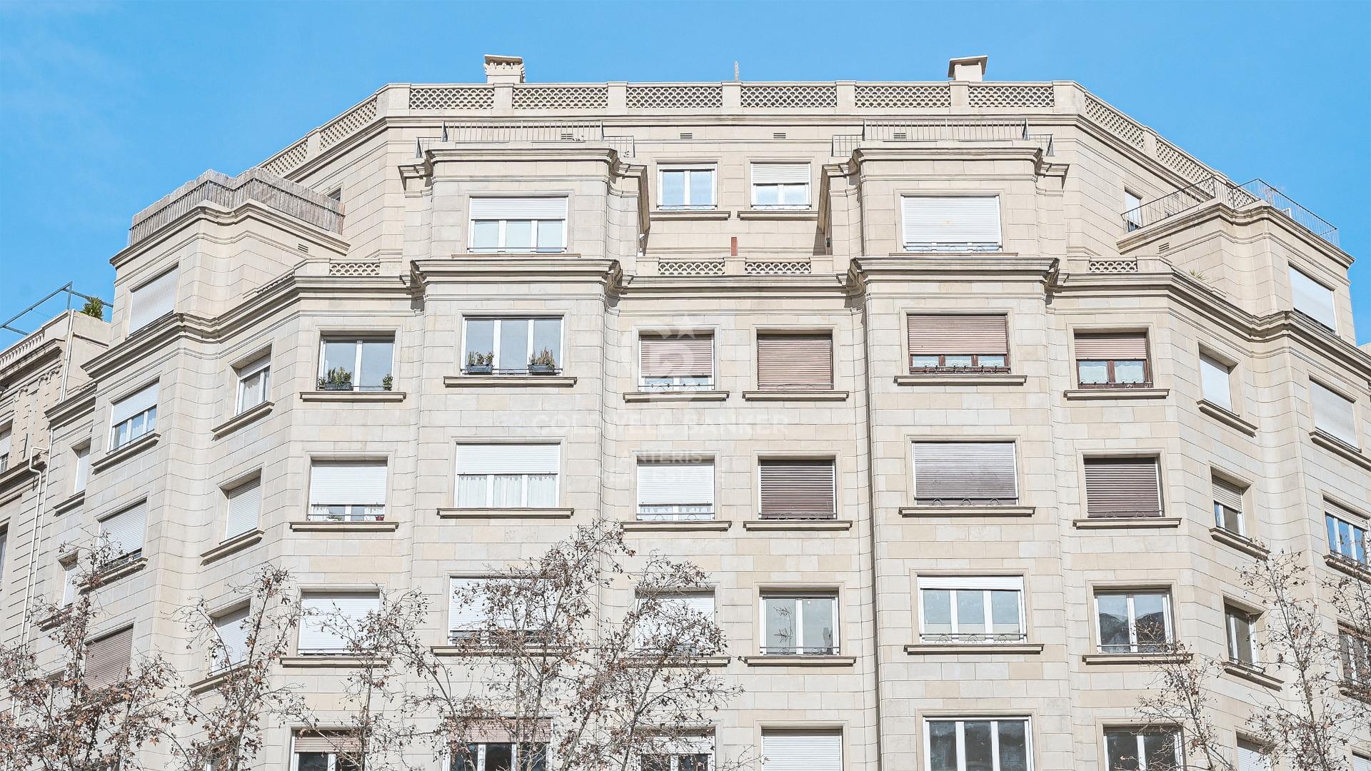 Luminoso piso reformado con acabados de lujo