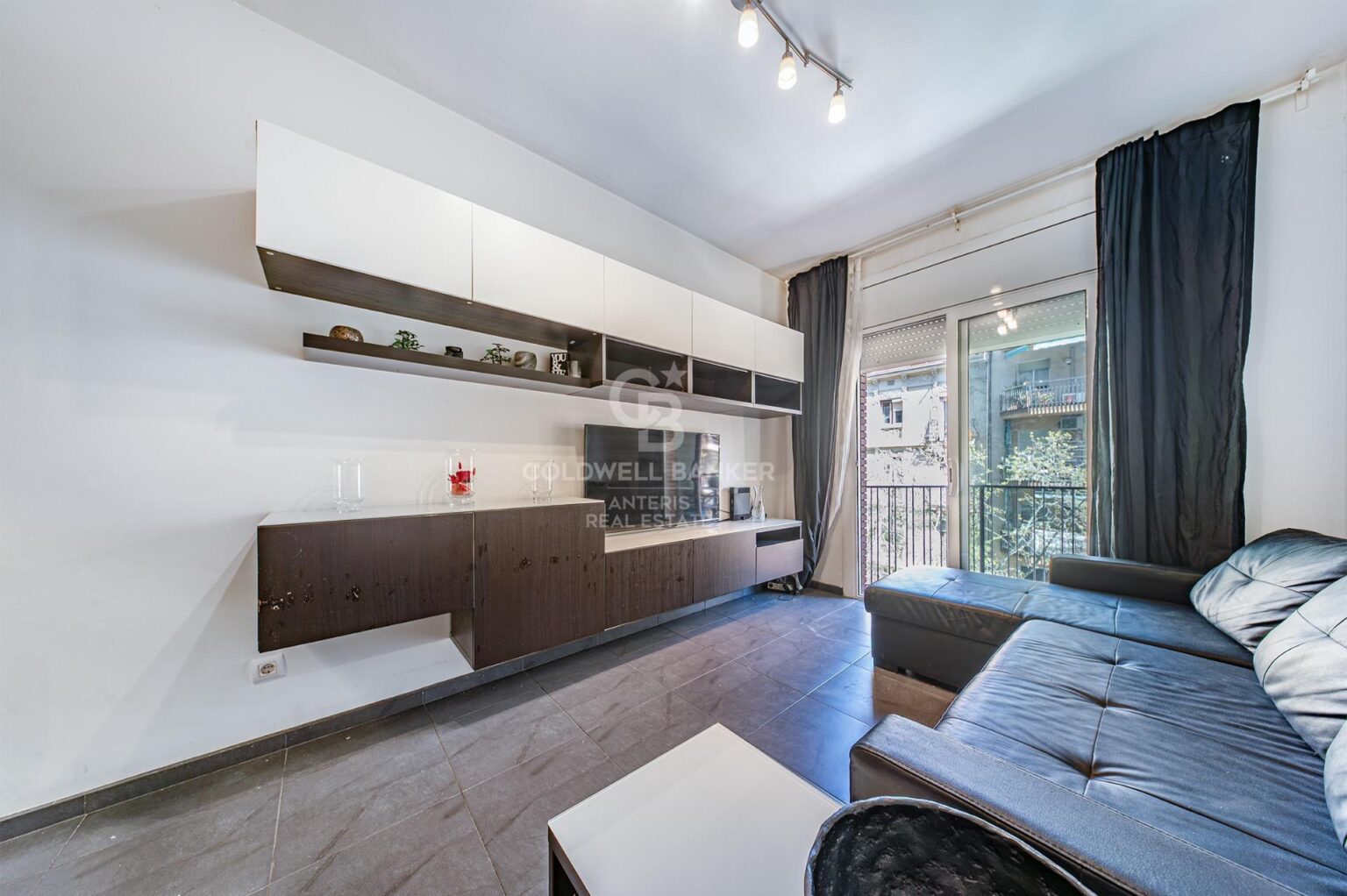 Bright apartment with terrace in Camp d’En Grassot–Gràcia Nova