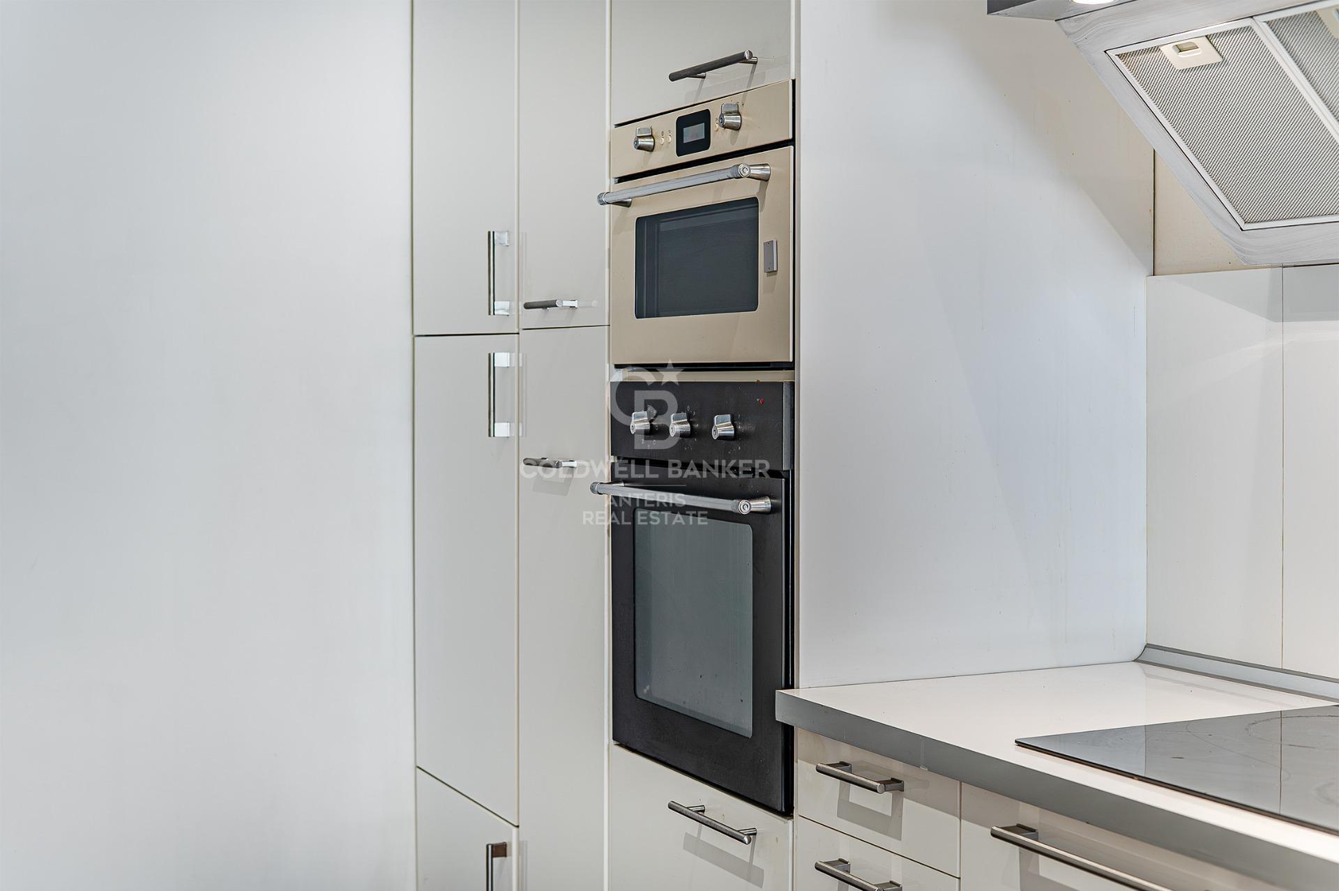 Bright apartment with terrace in Camp d’En Grassot–Gràcia Nova