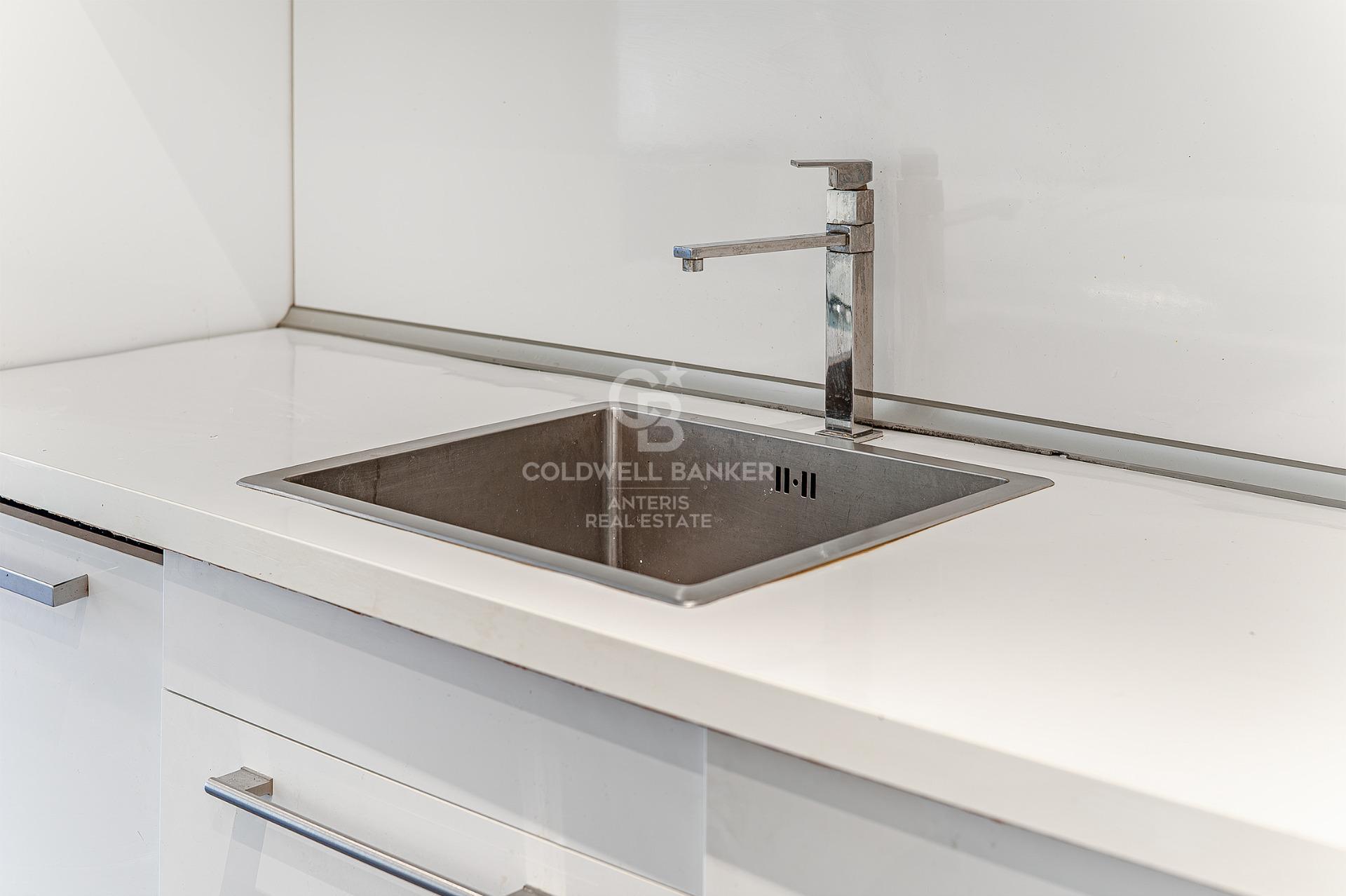 Bright apartment with terrace in Camp d’En Grassot–Gràcia Nova