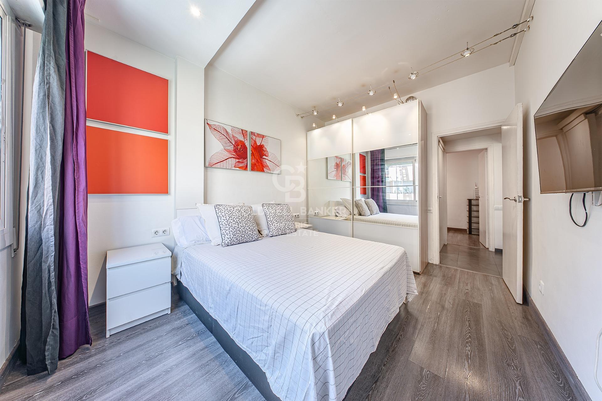 Bright apartment with terrace in Camp d’En Grassot–Gràcia Nova