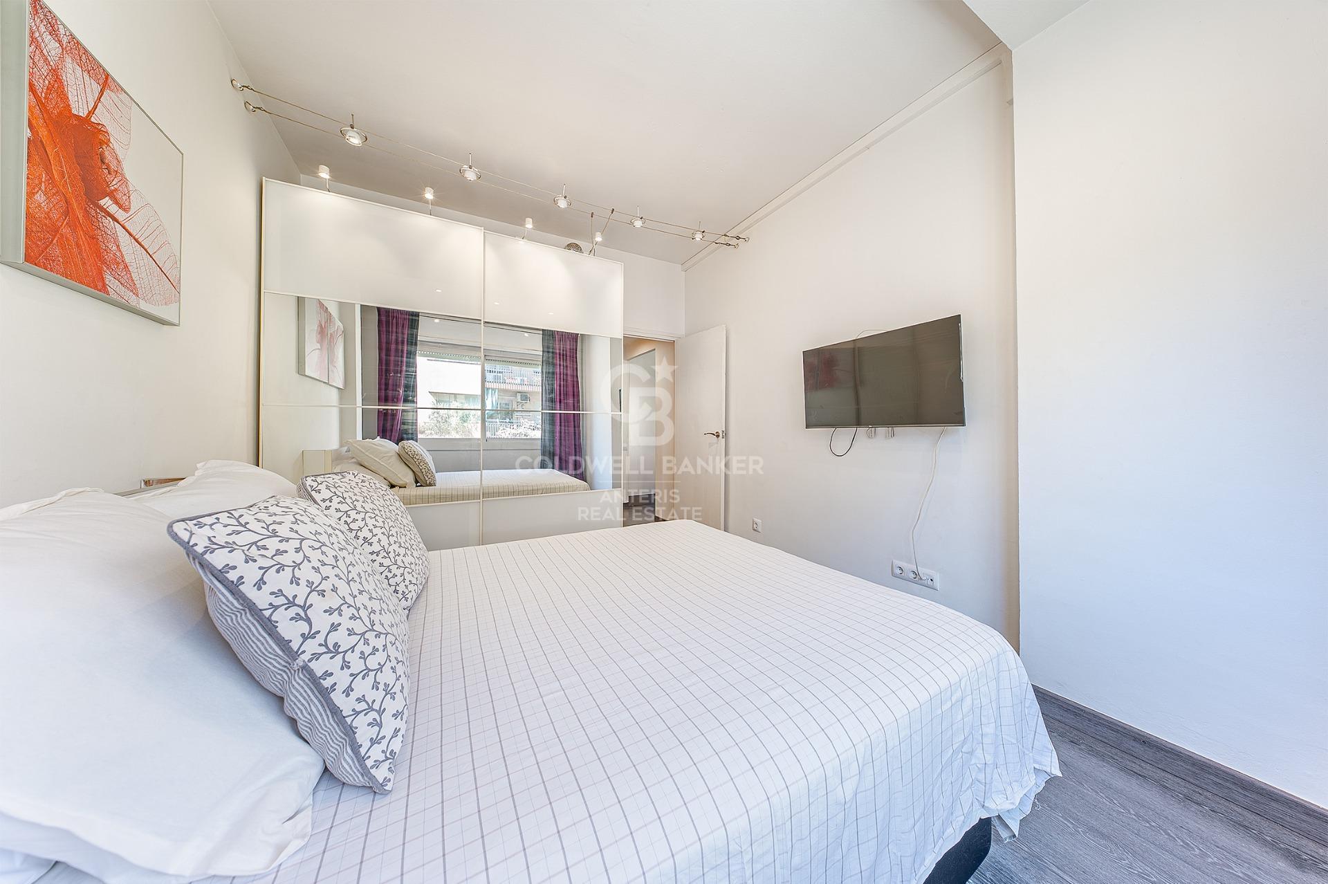 Bright apartment with terrace in Camp d’En Grassot–Gràcia Nova