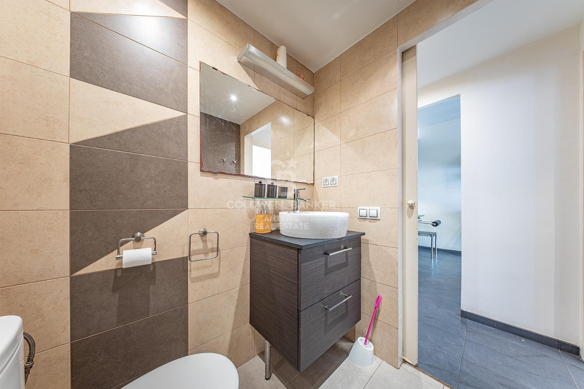 Bright apartment with terrace in Camp d’En Grassot–Gràcia Nova