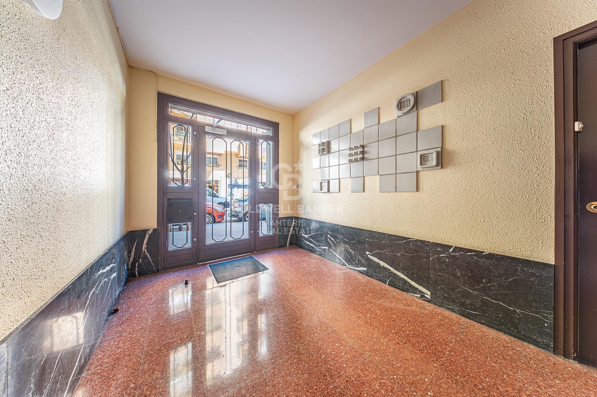 Bright apartment with terrace in Camp d’En Grassot–Gràcia Nova