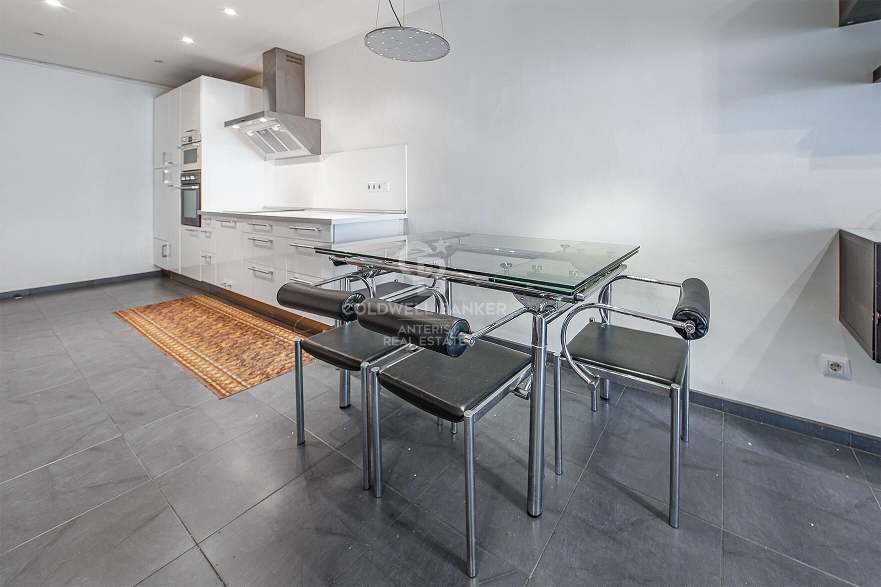 Bright apartment with terrace in Camp d’En Grassot–Gràcia Nova