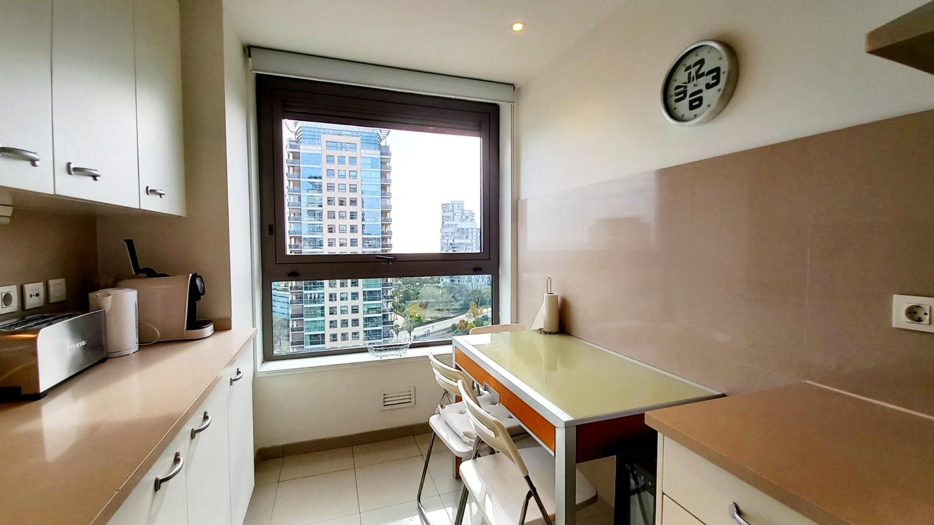 LUXURY: Spectacular 14th floor apartment in Diagonal Mar