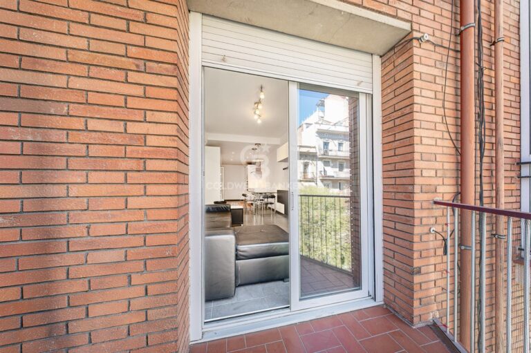 Bright apartment with terrace in Camp d’En Grassot–Gràcia Nova