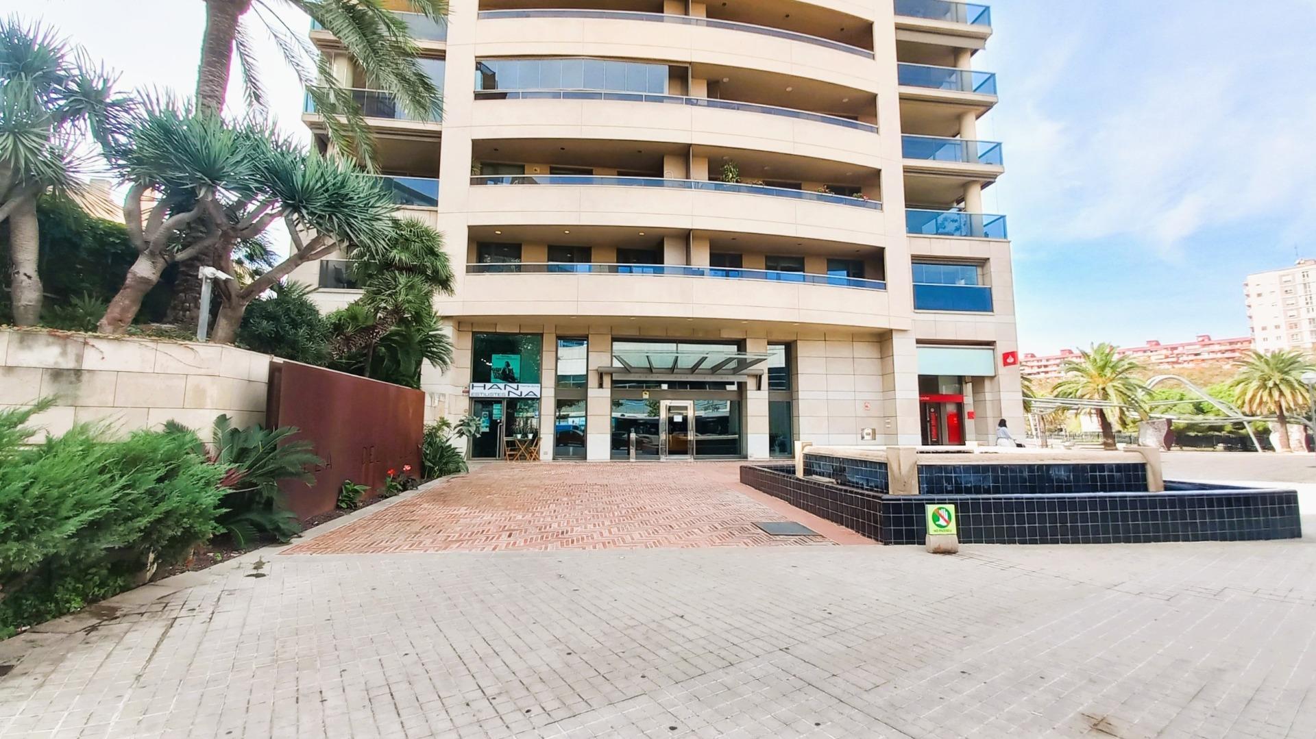 LUXURY: Spectacular 14th floor apartment in Diagonal Mar