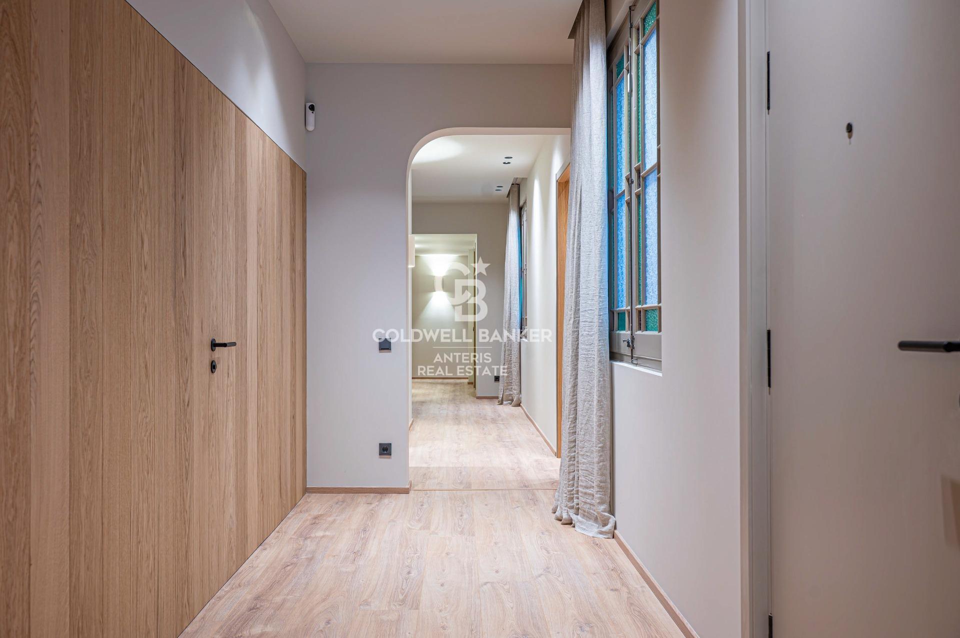 Piso en venta reformado a estrenar ubicado en el Quadrat d’Or con balcones típicos del Eixample
