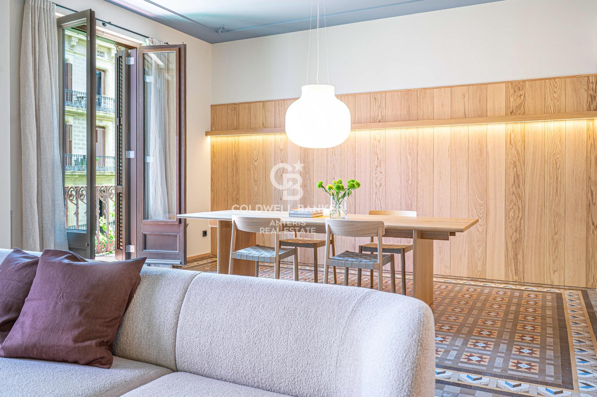 Piso en venta reformado a estrenar ubicado en el Quadrat d’Or con balcones típicos del Eixample