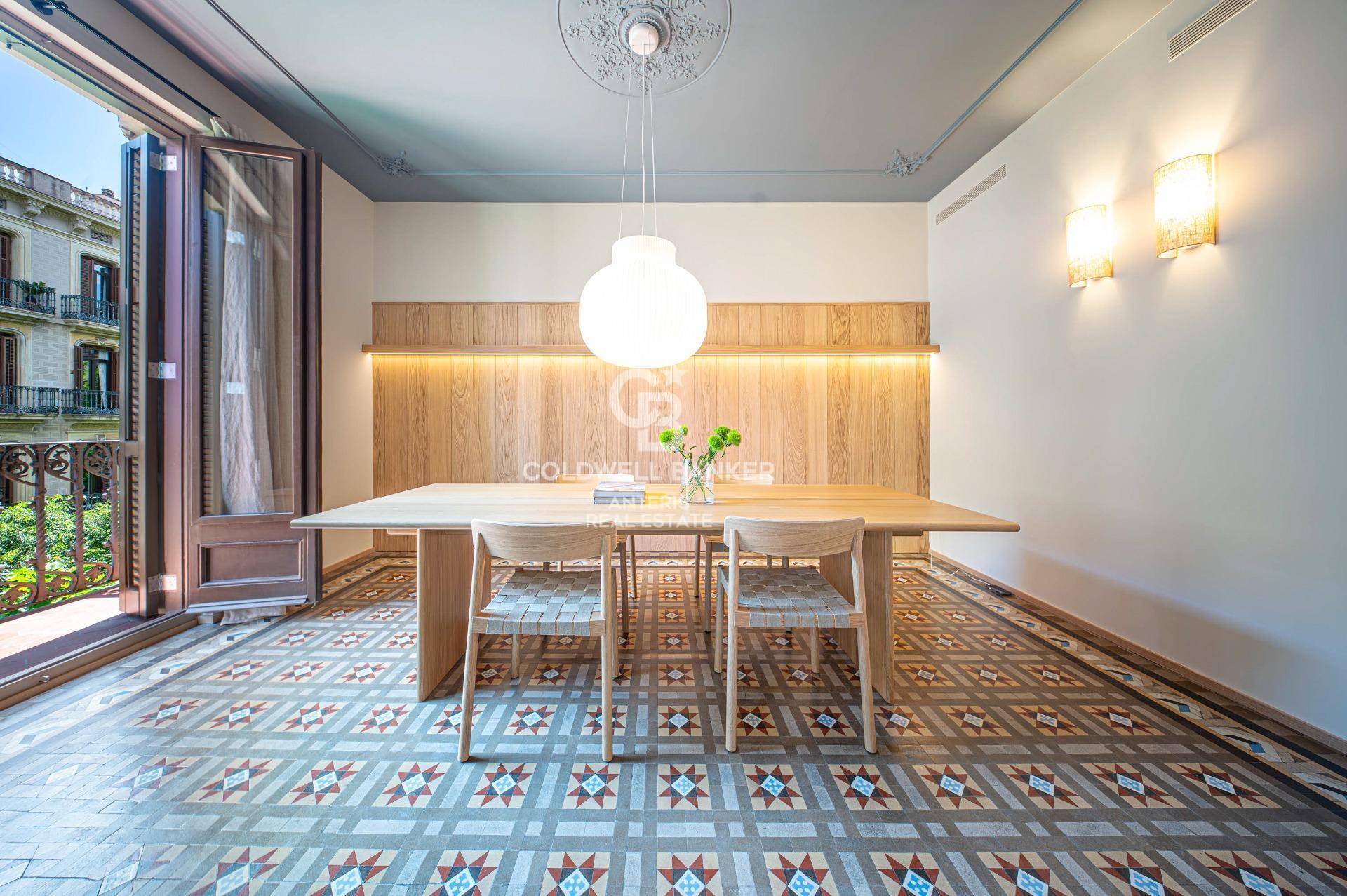 Piso en venta reformado a estrenar ubicado en el Quadrat d’Or con balcones típicos del Eixample