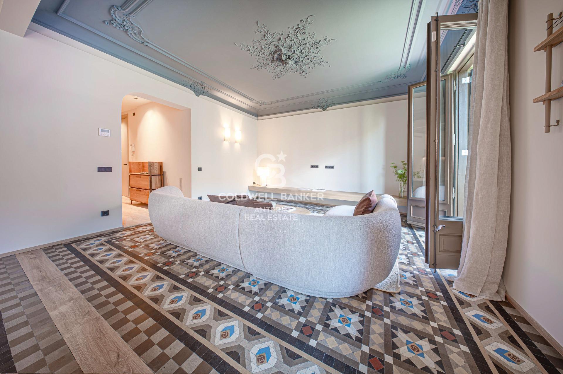 Piso en venta reformado a estrenar ubicado en el Quadrat d’Or con balcones típicos del Eixample
