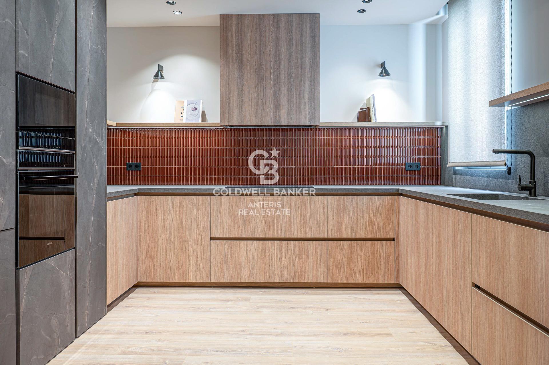 Piso en venta reformado a estrenar ubicado en el Quadrat d’Or con balcones típicos del Eixample