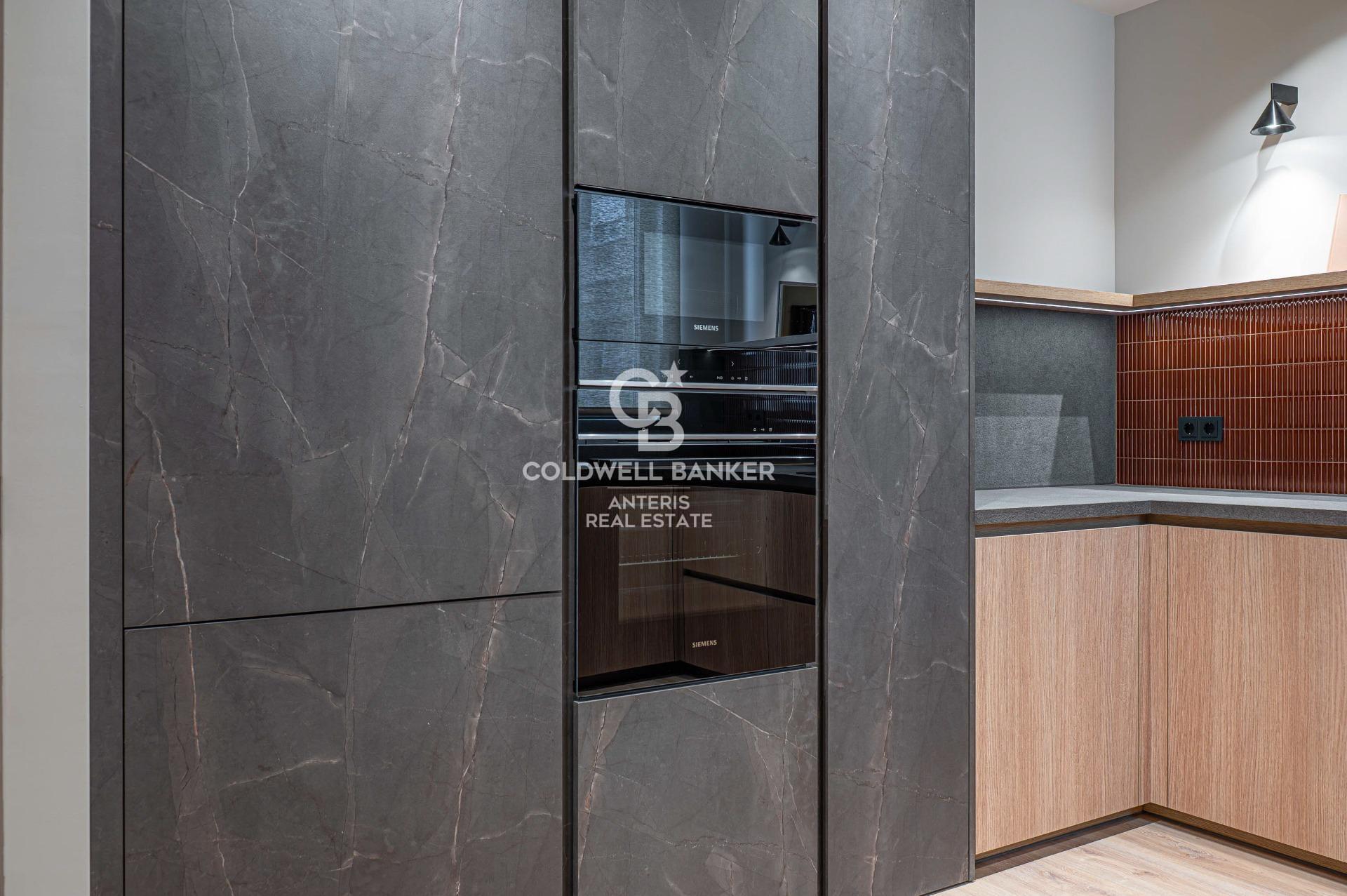 Piso en venta reformado a estrenar ubicado en el Quadrat d’Or con balcones típicos del Eixample