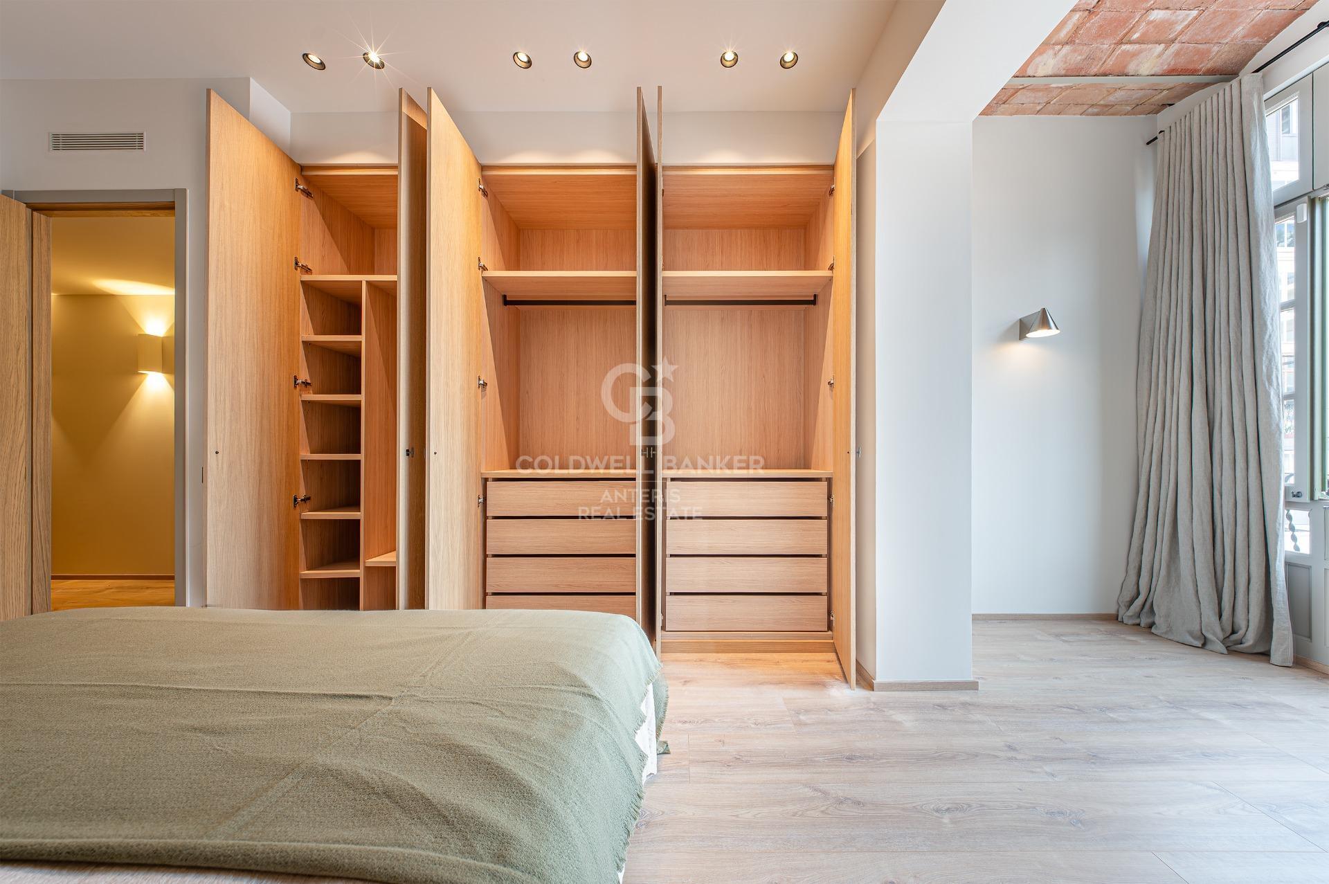 Piso en venta reformado a estrenar ubicado en el Quadrat d’Or con balcones y una pequeña terraza