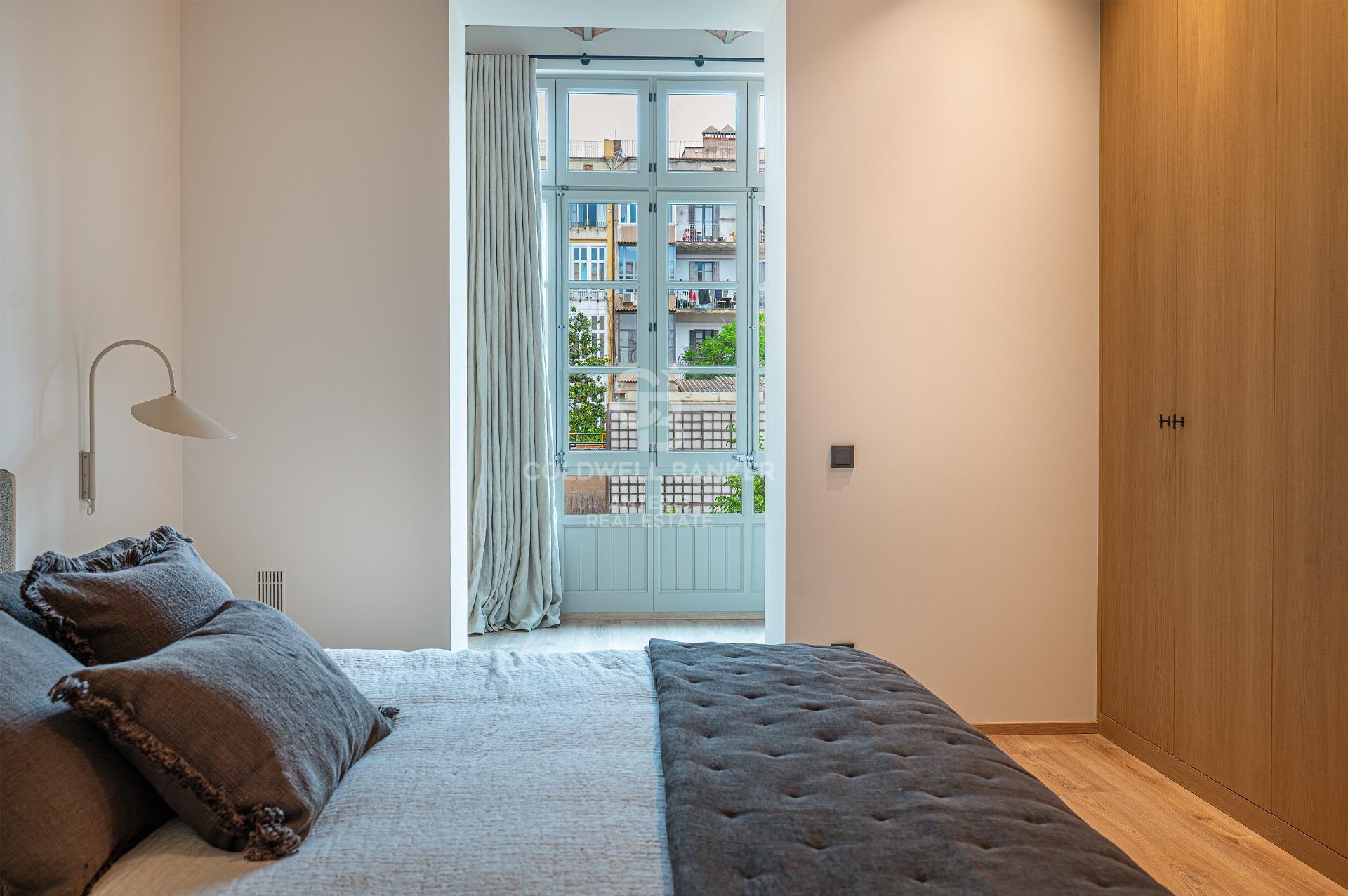 Piso en venta reformado a estrenar ubicado en el Quadrat d’Or con balcones y una pequeña terraza