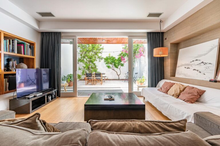 Przestronne dwupoziomowe mieszkanie w Vila de Gracia