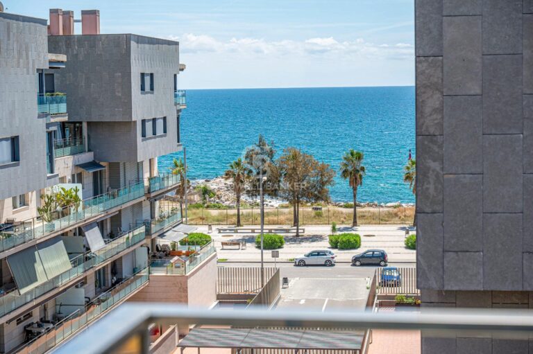 Ekskluzywny penthouse z dwoma tarasami przy Port de Badalona