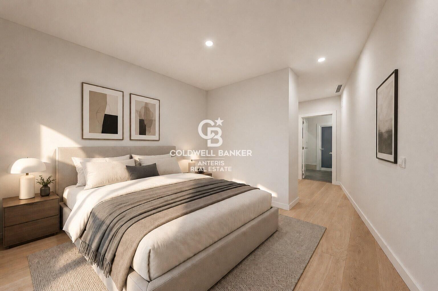 Bright renovated apartment with luxury finishes