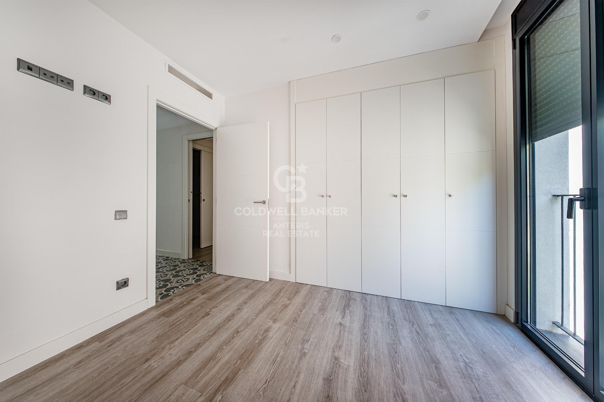Apartment for sale in Vila de Gràcia located in a building constructed in 2018.