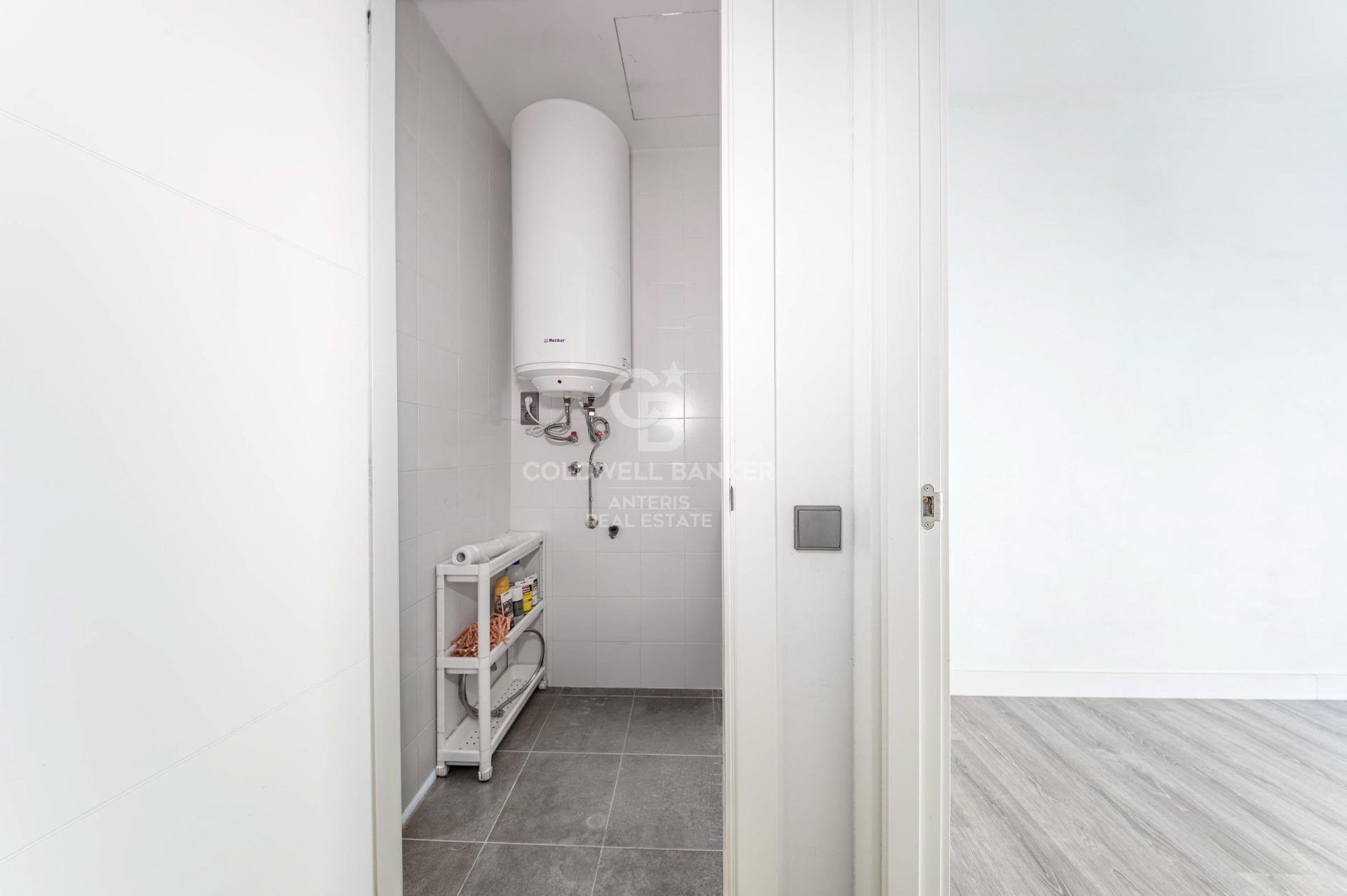 Apartment for sale in Vila de Gràcia located in a building constructed in 2018.