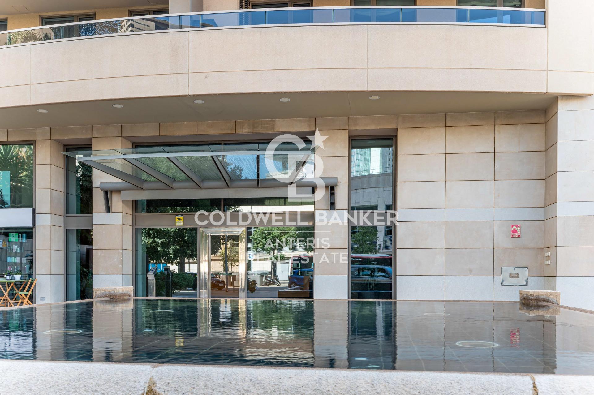 LUJO: Espectacular vivienda en planta 14 con vistas al mar, en Diagonal Mar