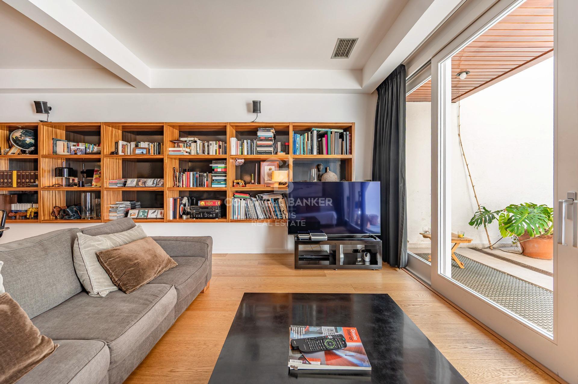 Luminoso duplex de 176m2  construidos, con terraza de 32m2, en Vila de Gracia.