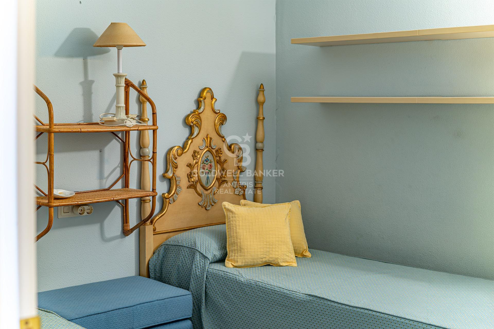 Seafront apartment with terrace and open sea views in Lloret de Mar, with the option to purchase a parking space