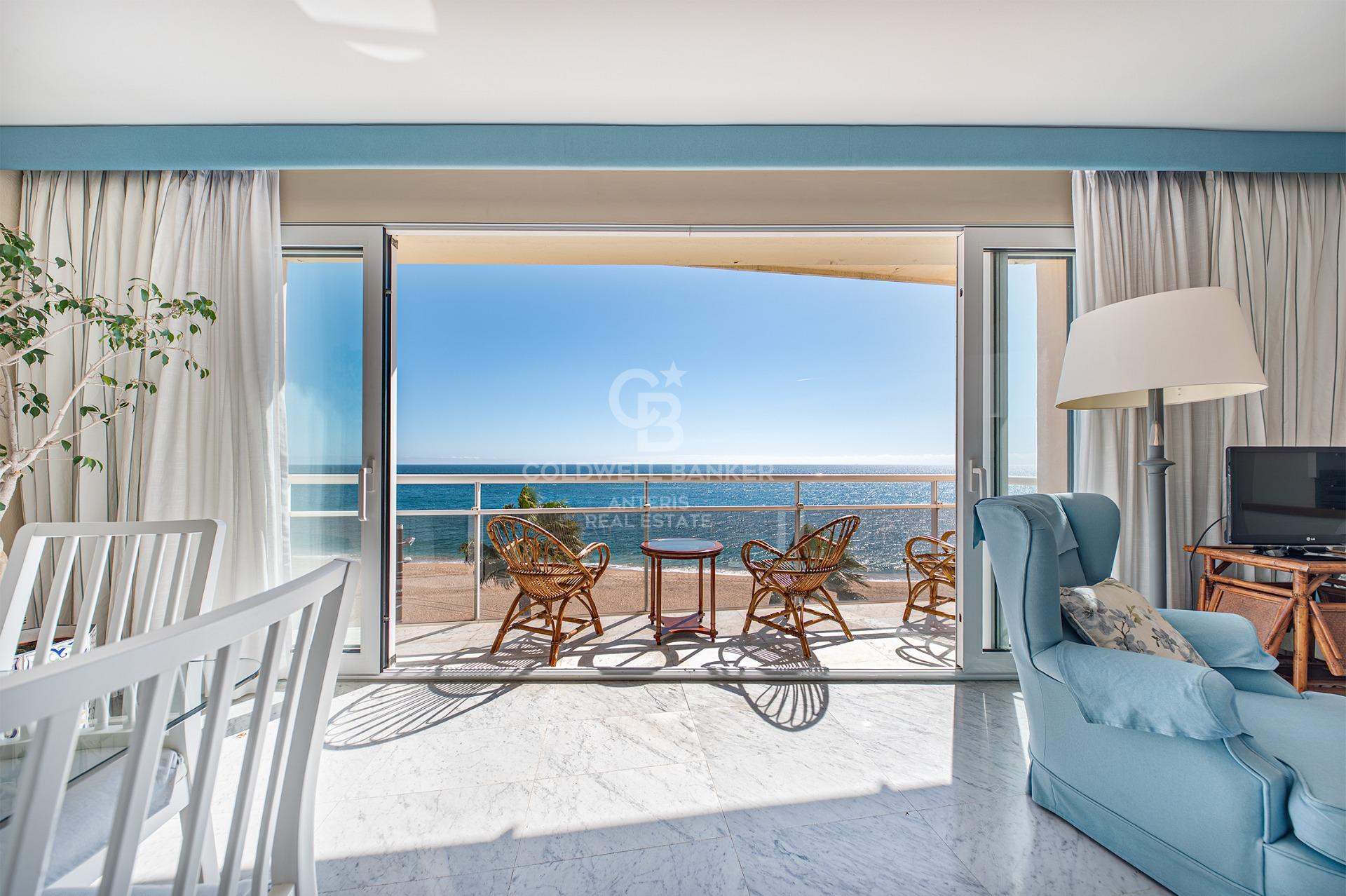 Seafront apartment with terrace and open sea views in Lloret de Mar, with the option to purchase a parking space