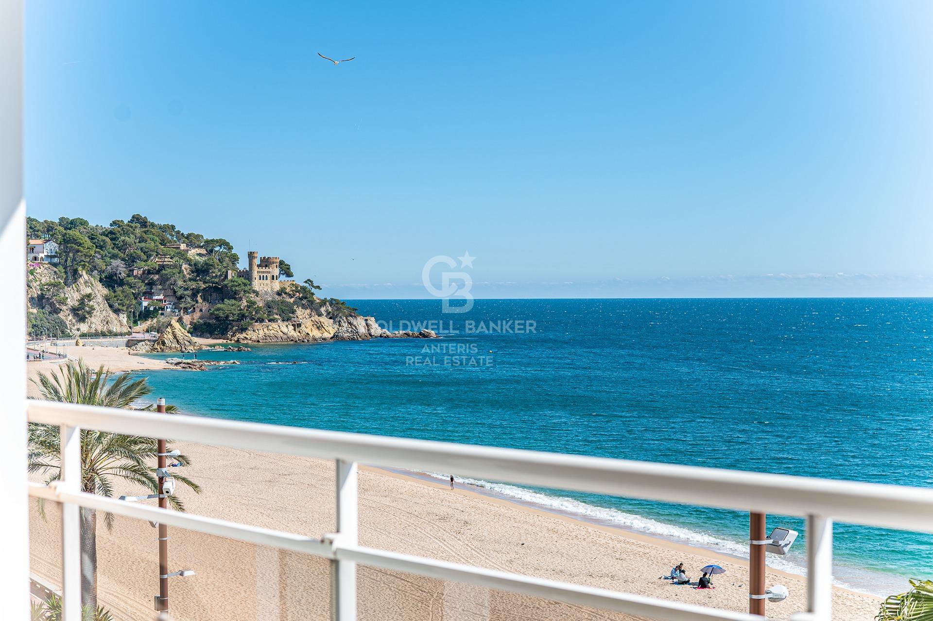 Seafront apartment with terrace and open sea views in Lloret de Mar, with the option to purchase a parking space