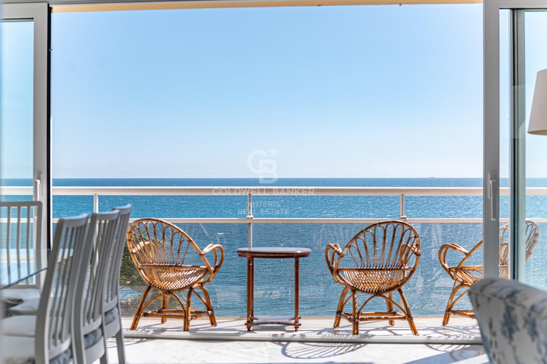 Seafront apartment with terrace and open sea views in Lloret de Mar, with the option to purchase a parking space