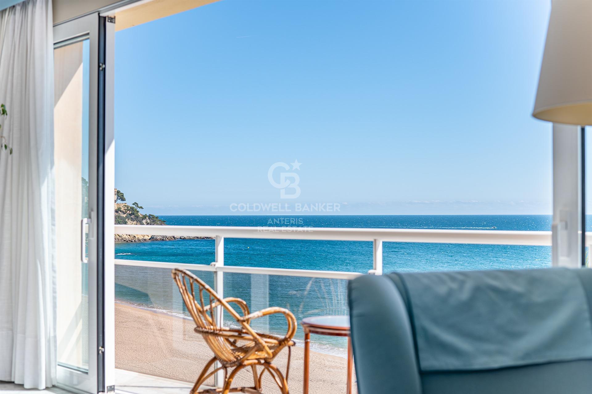 Seafront apartment with terrace and open sea views in Lloret de Mar, with the option to purchase a parking space